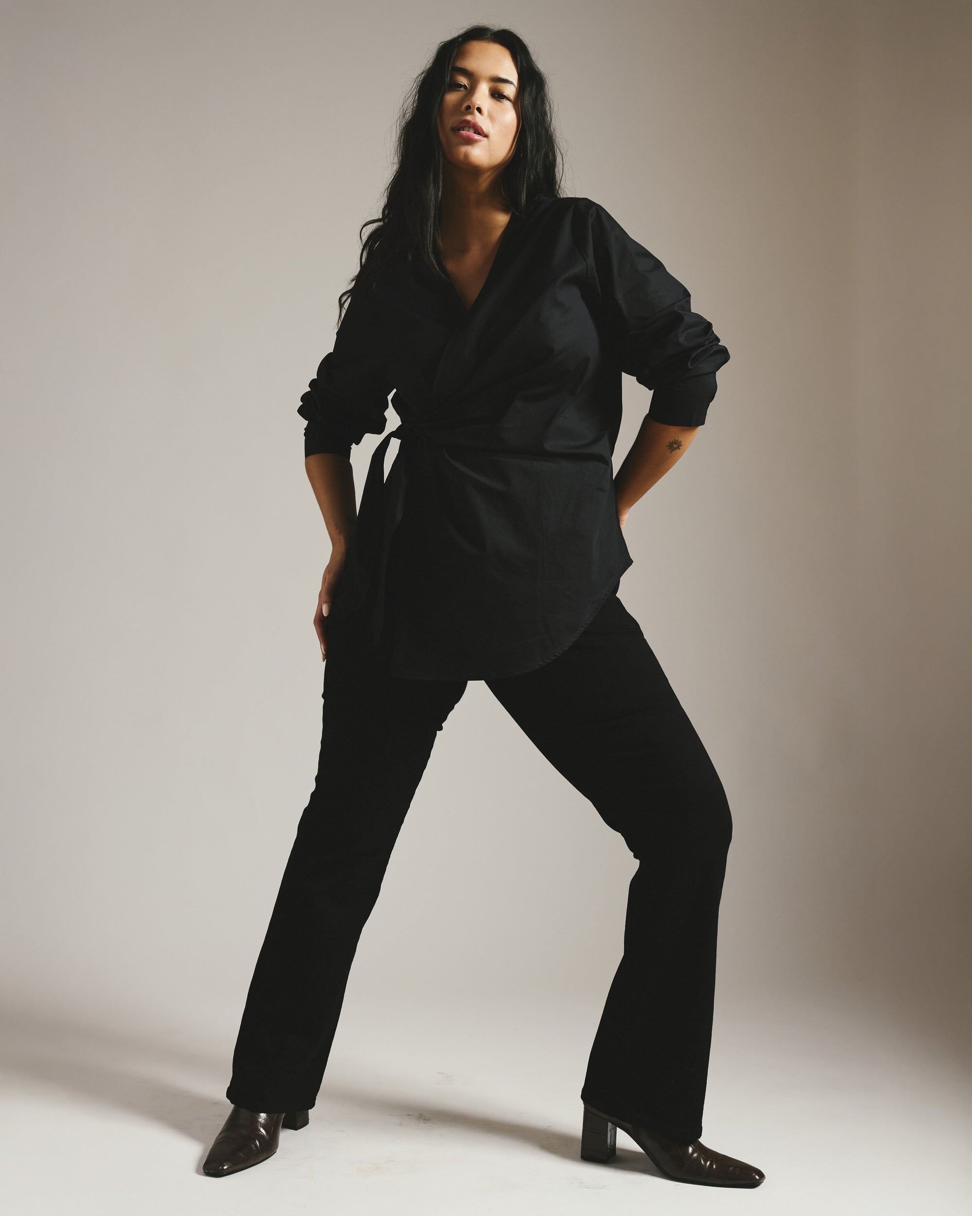 Beacon Stretch Poplin Wrap Shirt - Black