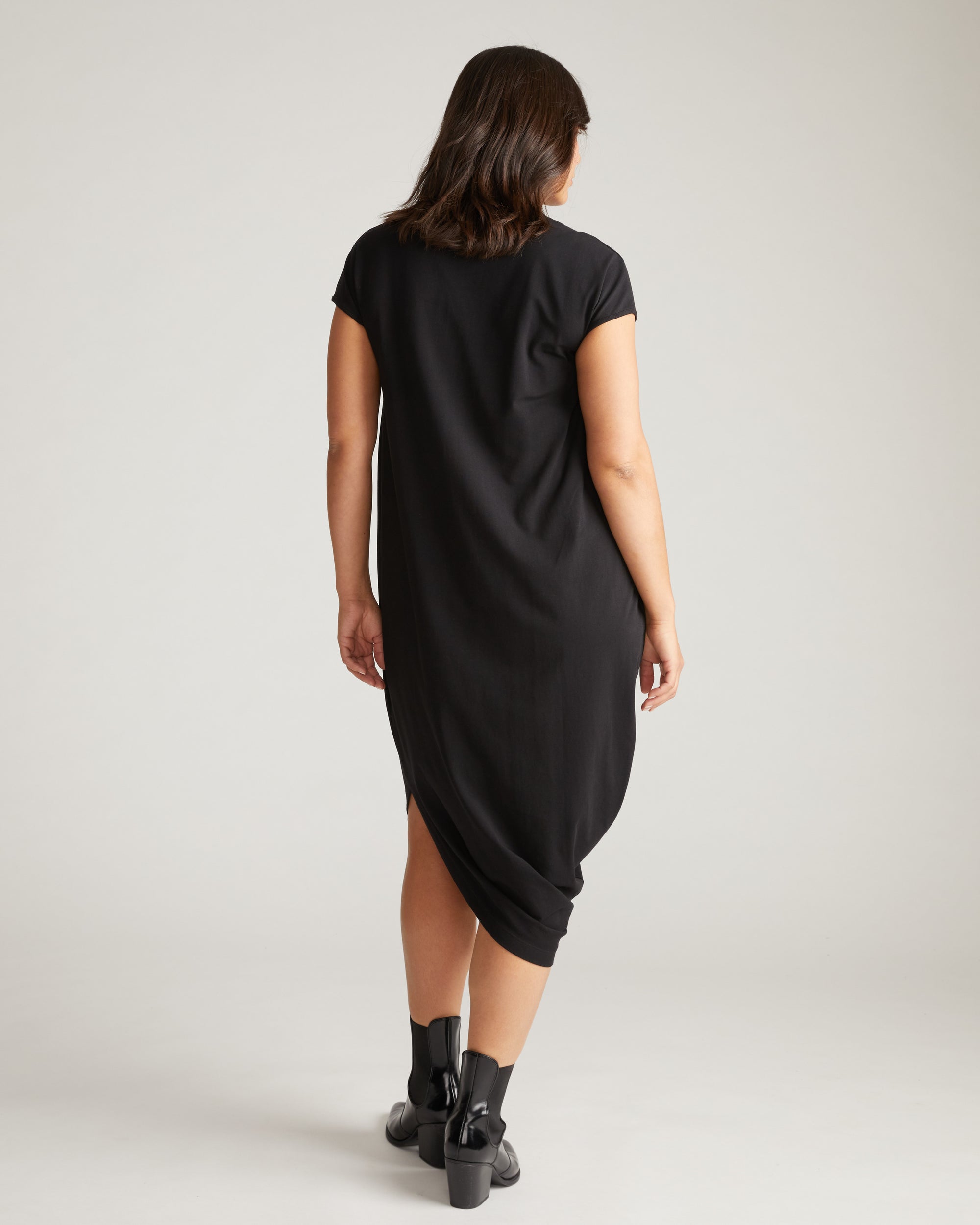 Iconic Geneva V-Neck Dress - Black