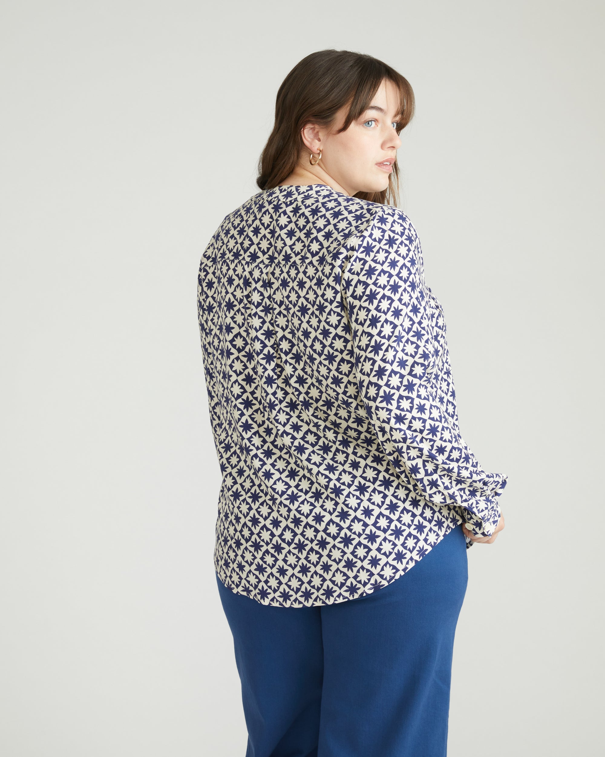 Cooling Stretch Cupro Button-Down Blouse - Navy Hacienda Print