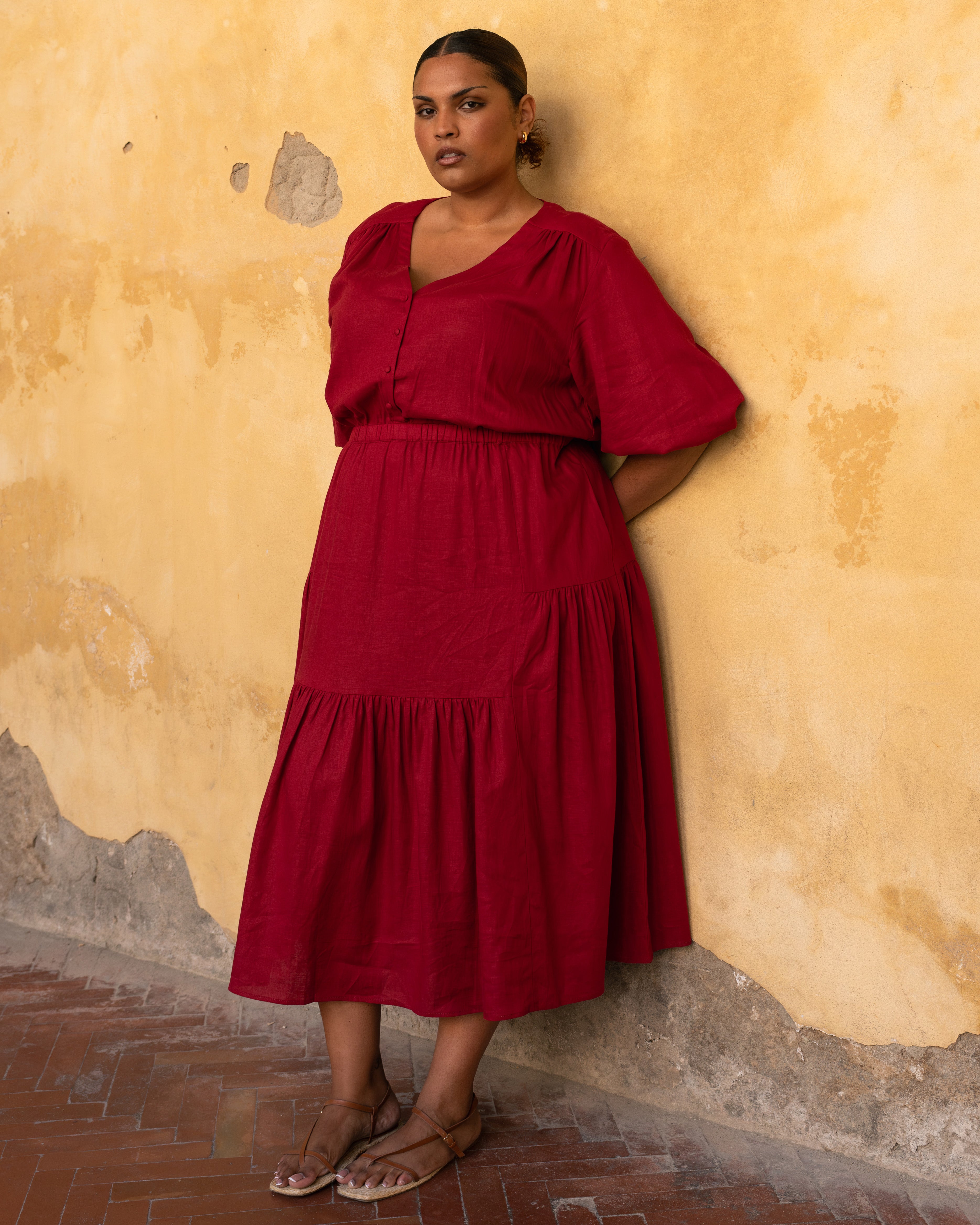 sorm'86 Laula Dress SMサイズ Sorrento Linen Blend Midi Dress - Vibrant Red – Universal Standard