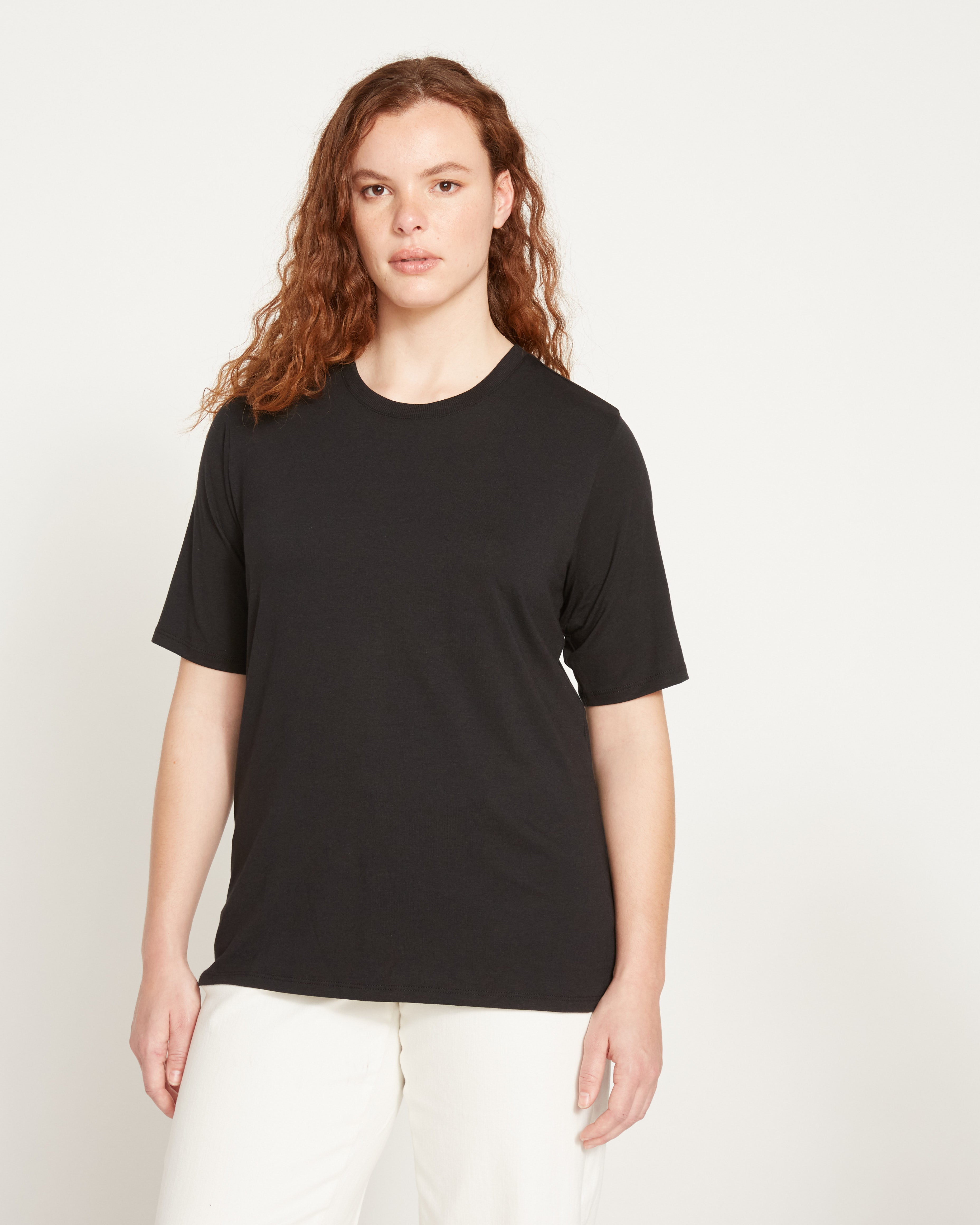 Maia Stovepipe Sleeve Tee - Black – Universal Standard