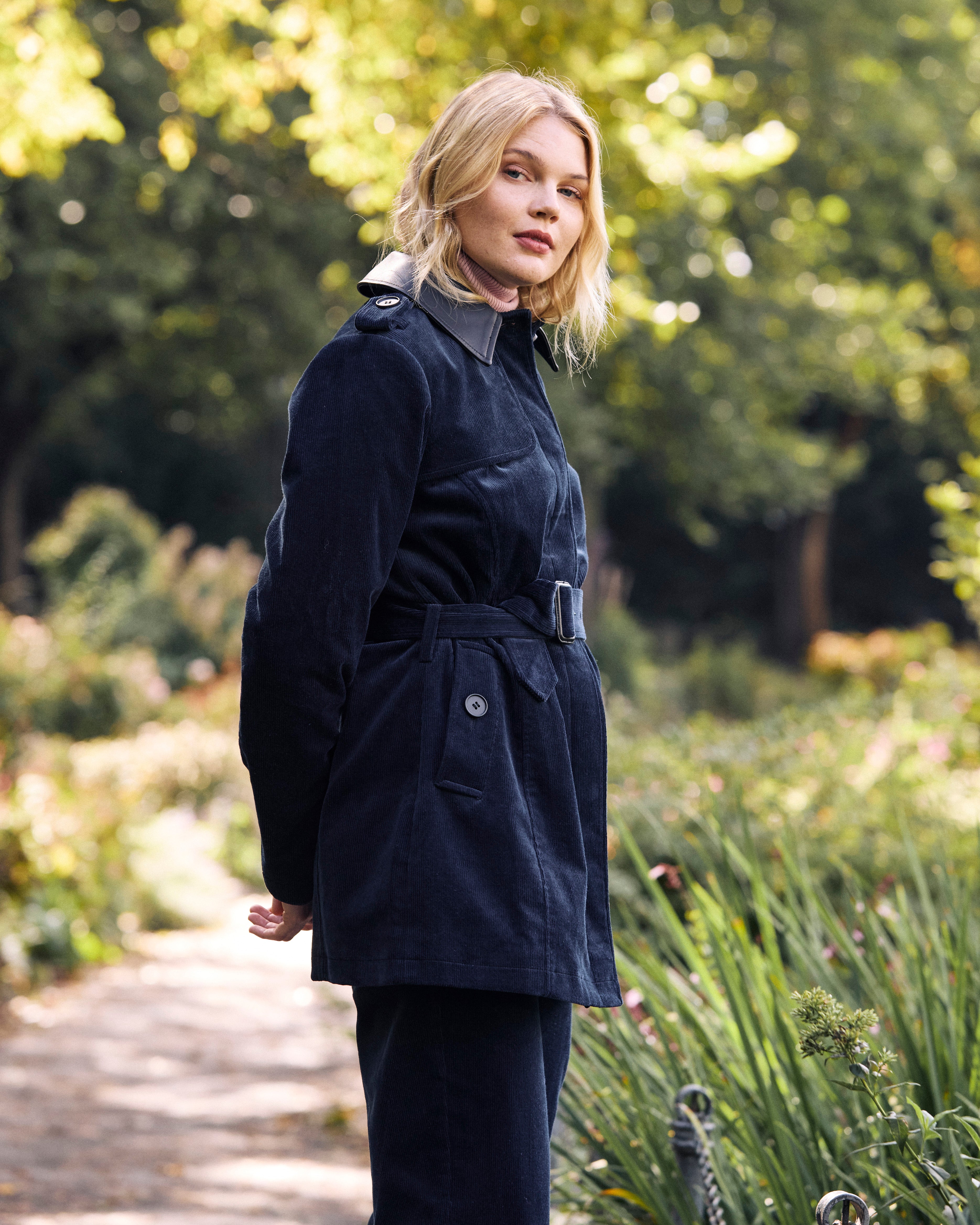 Cortland Stretch Corduroy Trench Coat - Navy at Night – Universal