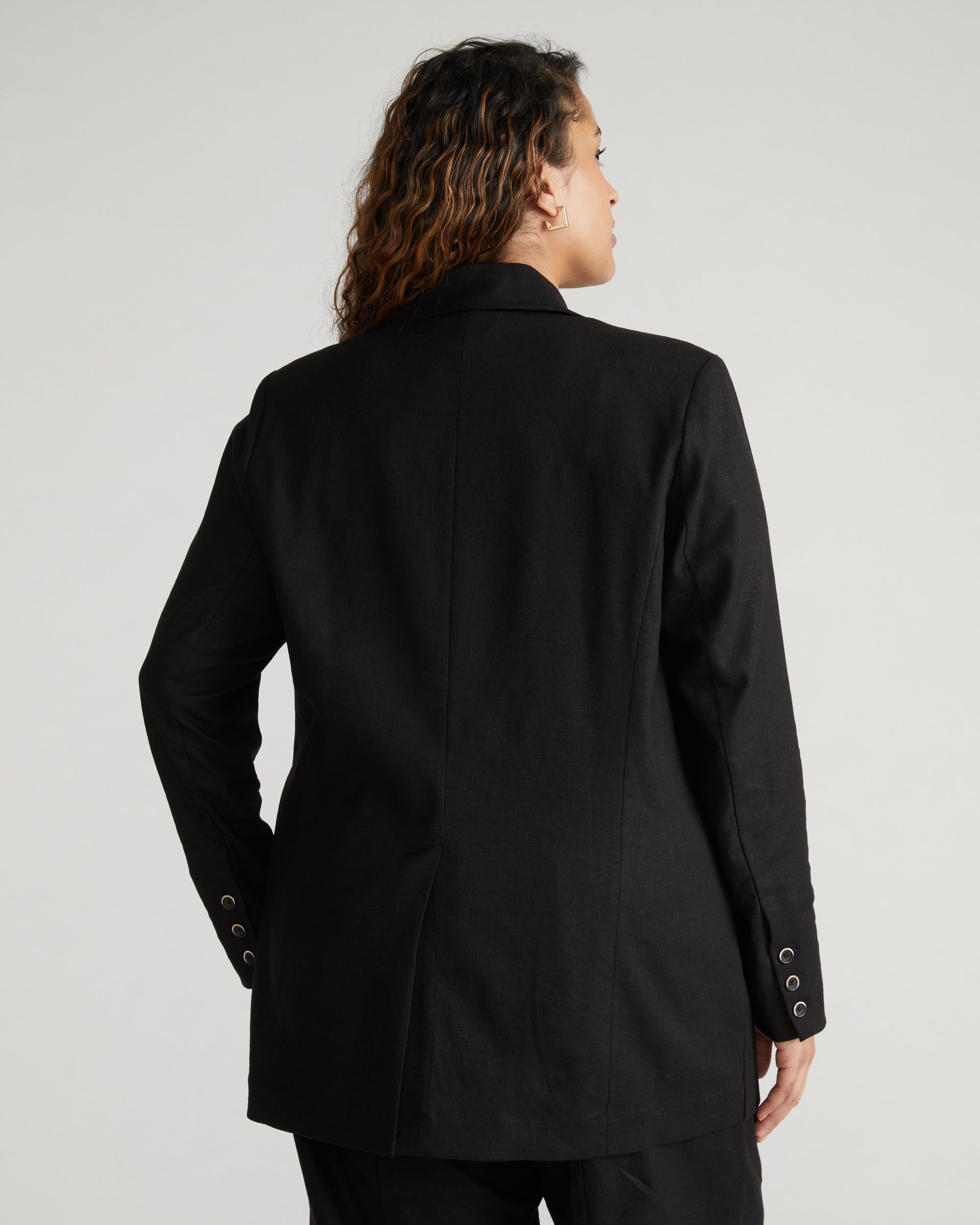 Woman wearing Coastal Linen Blazer - Black from Universal Standard