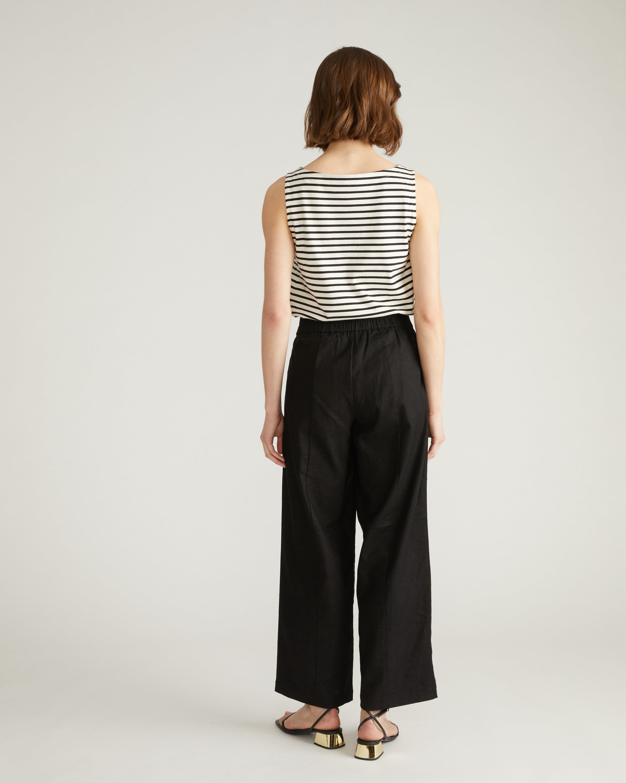 Woman wearing Coastal Linen Pants - Black from Universal Standard