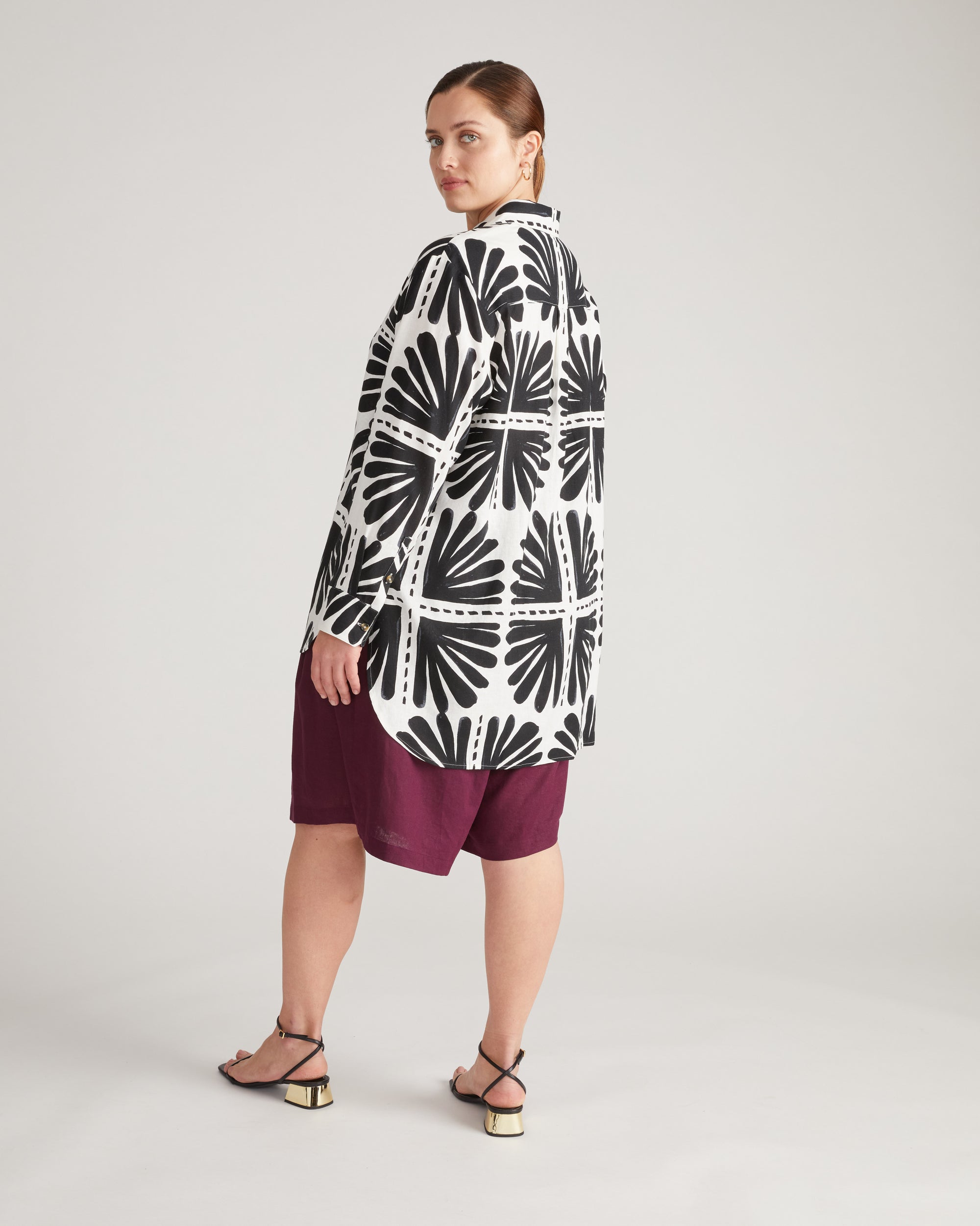 Dawn Linen Hi Low Tunic - Ink Bloom Print | Plus Size & Straight Size Women's Fashion | Universal Standard
