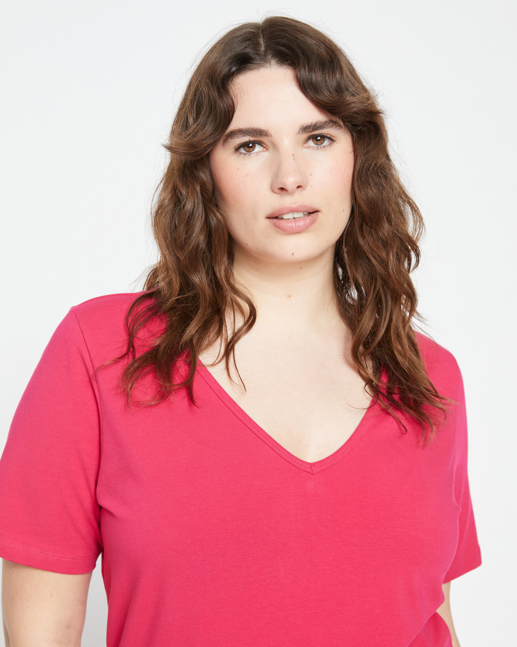 Double V Tee - Cerise