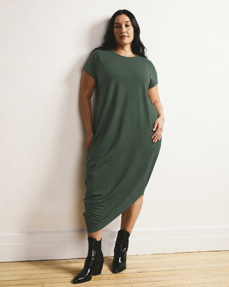 Iconic Geneva Dress - Forest Green | Plus Size & Straight Size Women's Fashion | Universal Standard