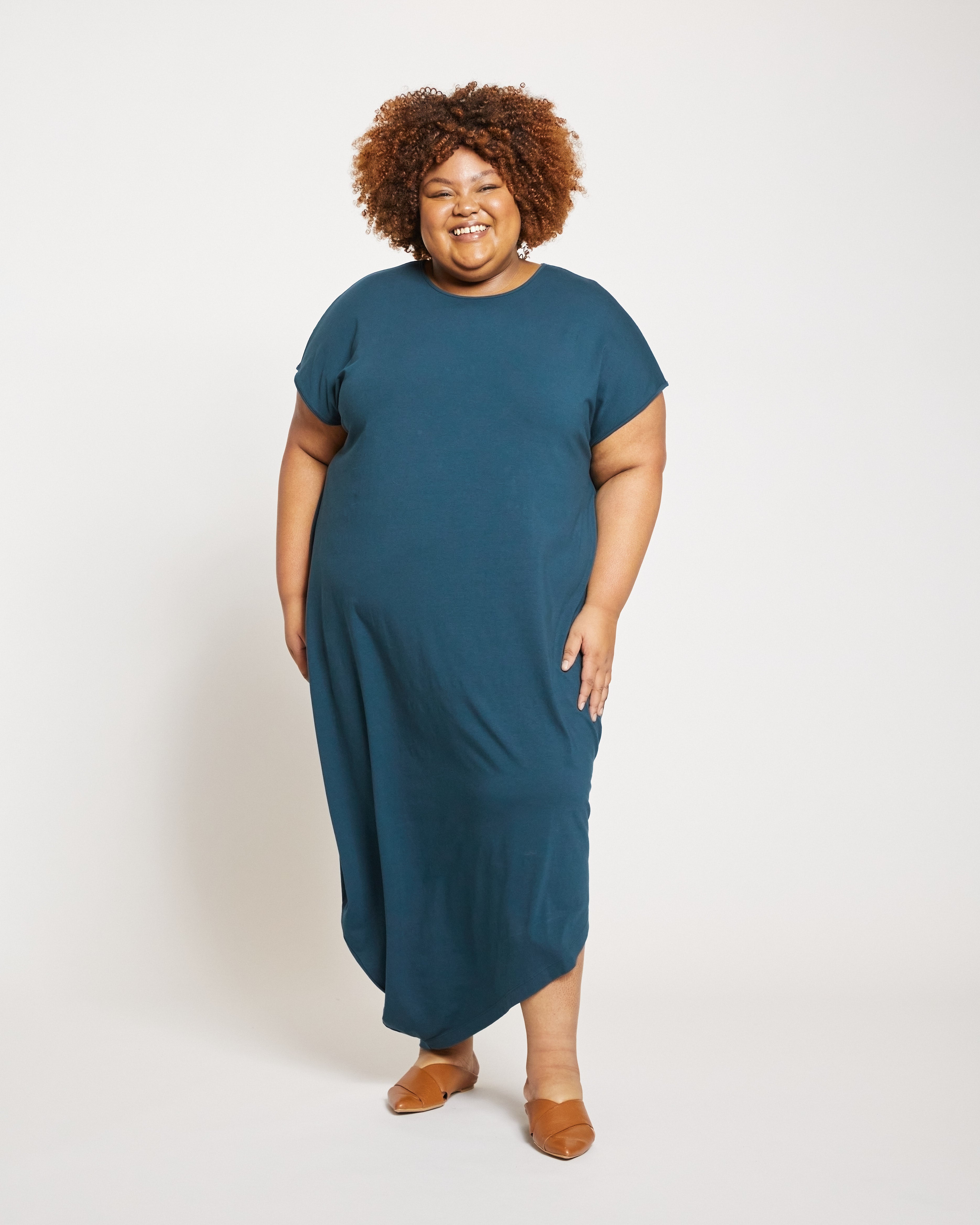 Iconic Geneva V-Neck Dress - Black – Universal Standard