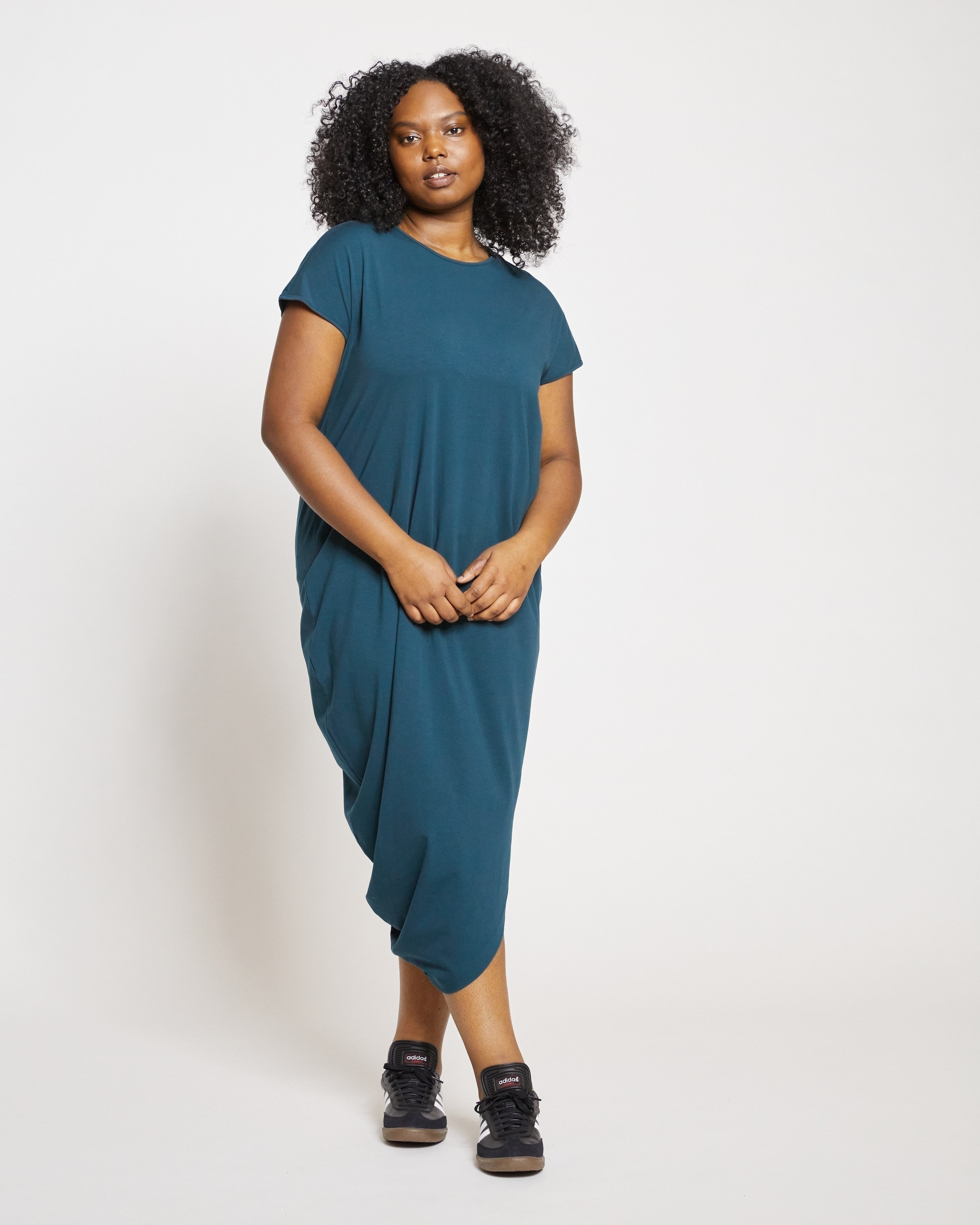 Iconic Geneva V-Neck Dress - Black – Universal Standard