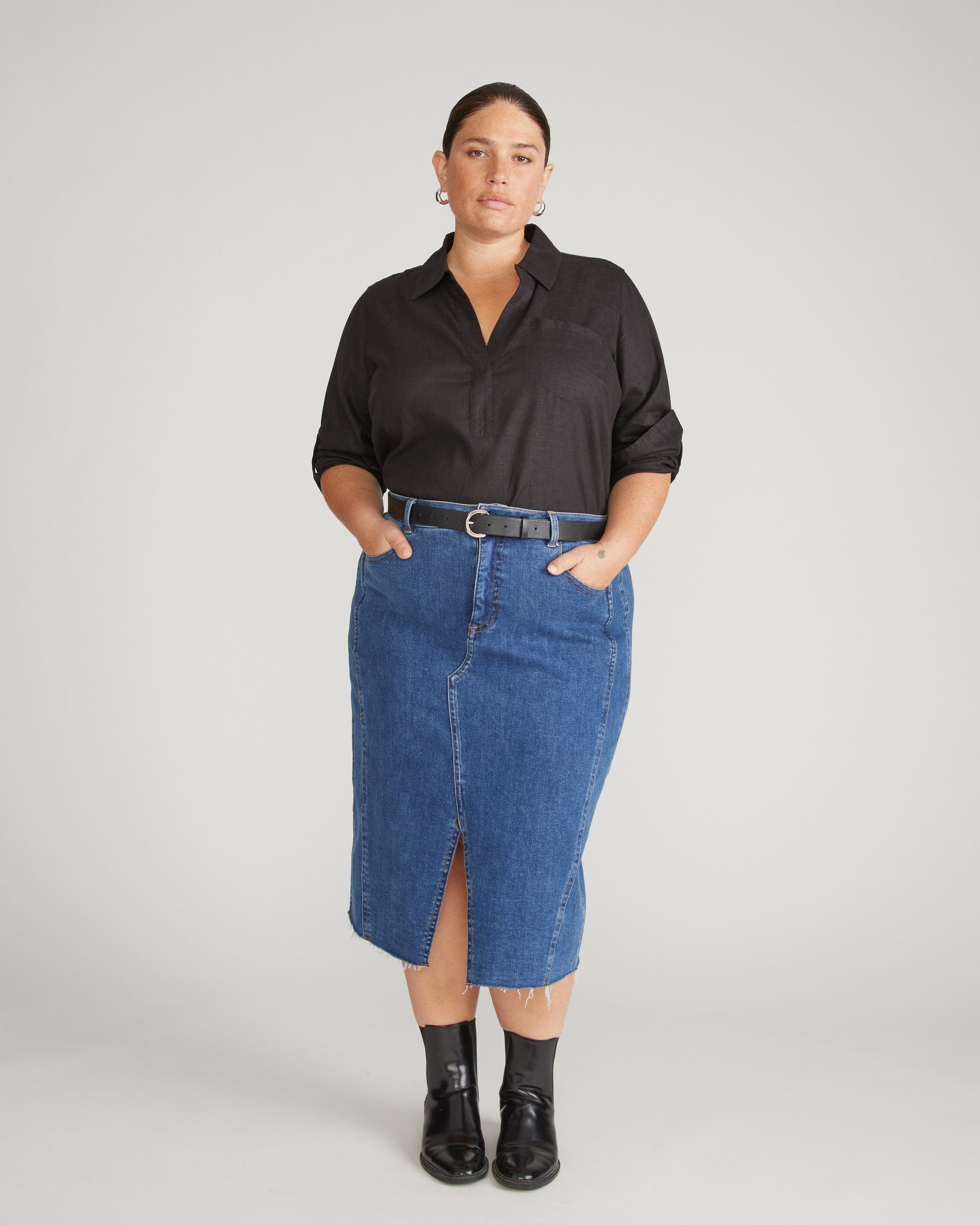 Button Back Linen Blend Polo Shirt - Black | Plus Size & Straight Size Women's Fashion | Universal Standard