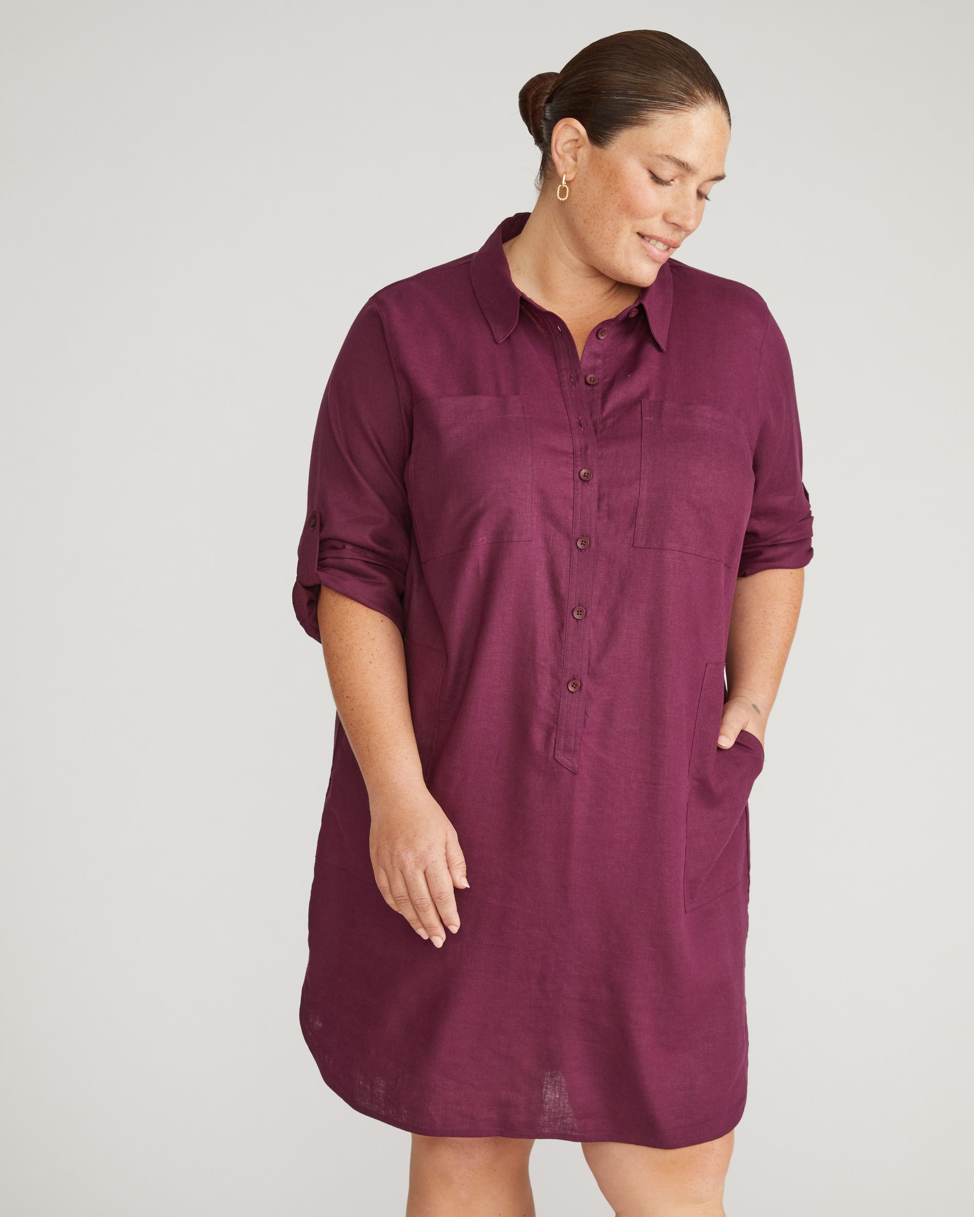 Woman wearing Linen Rubicon Shirtdress - Acai from Universal Standard