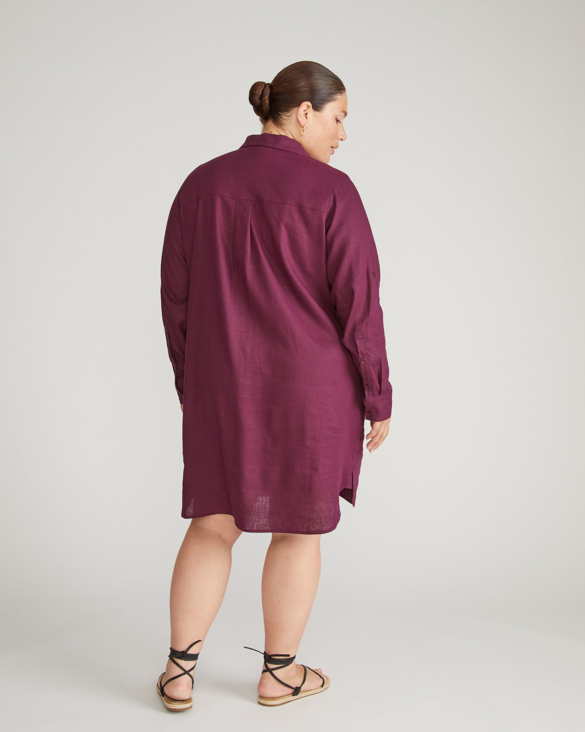 Woman wearing Linen Rubicon Shirtdress - Acai from Universal Standard