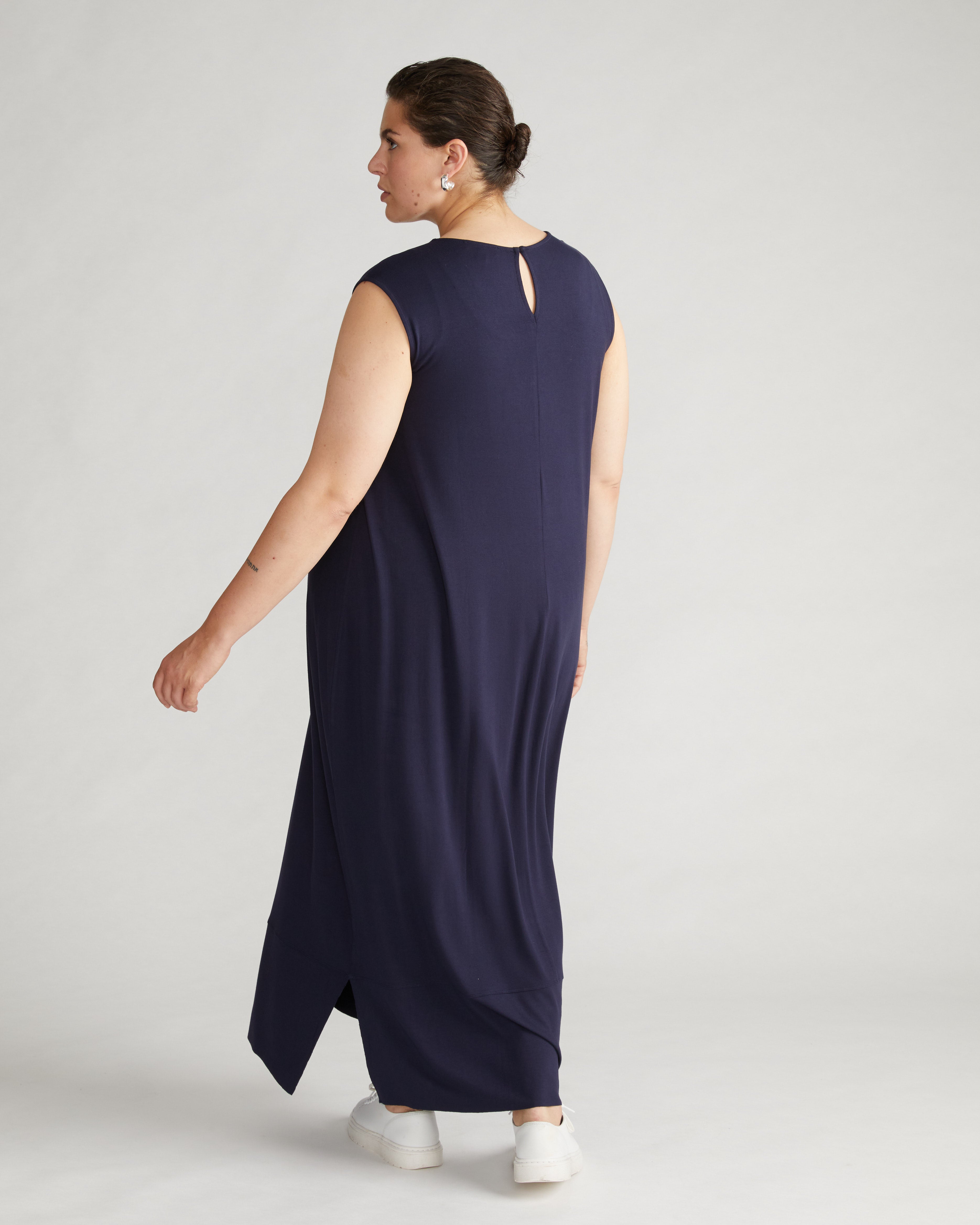 Claremont Liquid Jersey Sheath Dress - Midnight – Universal Standard