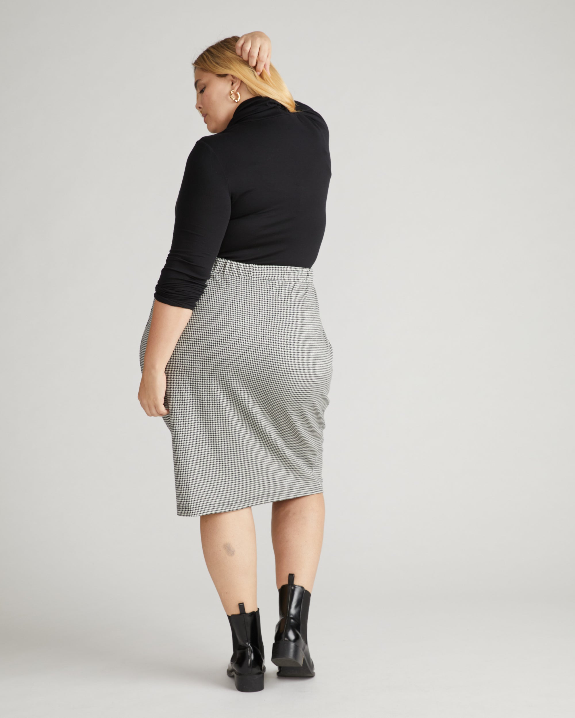 Danube Ponte Skirt - Black/White Houndstooth | Plus Size & Straight Size Women's Fashion | Universal Standard