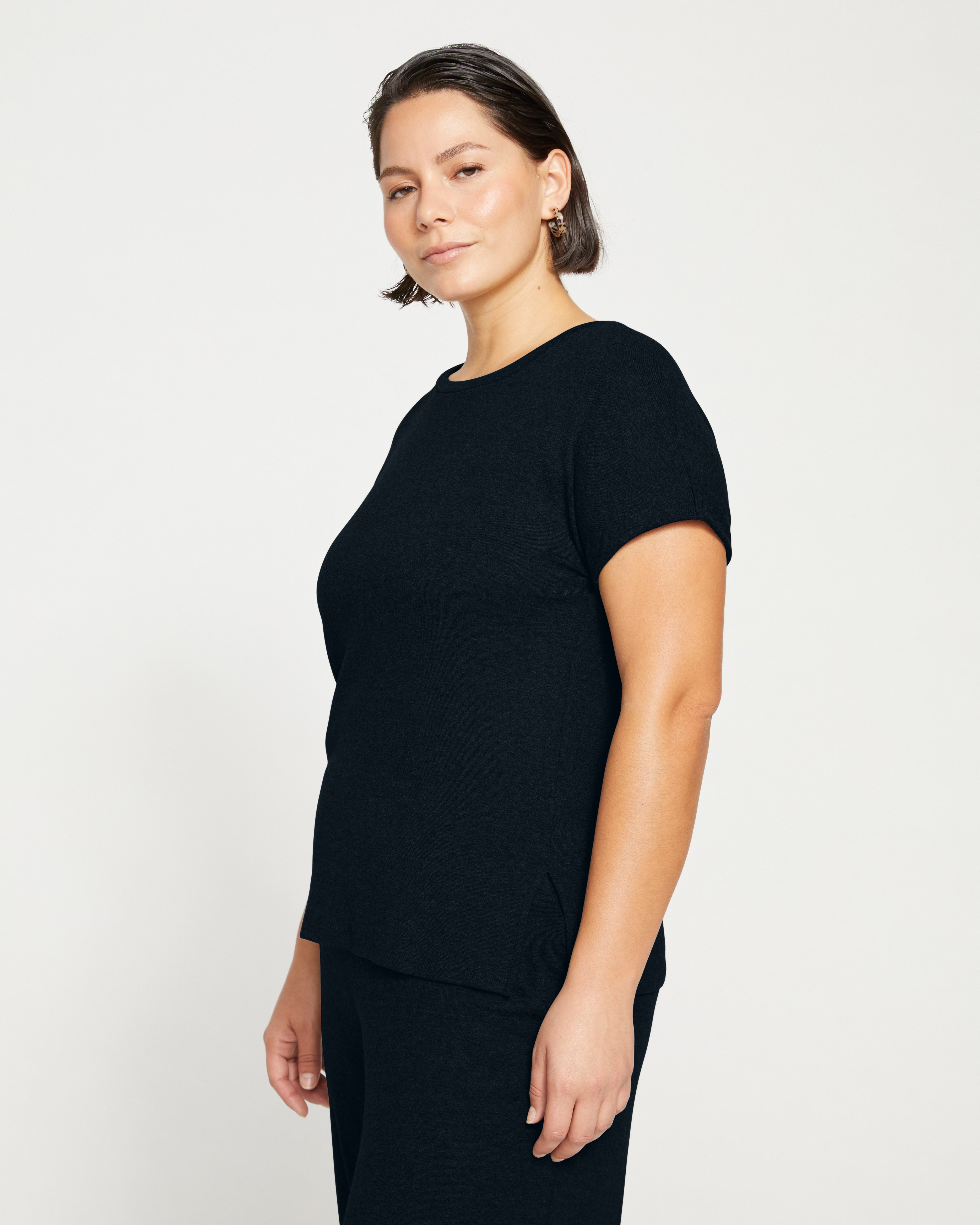 TravelKnit Relaxed Tee - Black | Plus Size & Straight Size Women's Fashion | Universal Standard