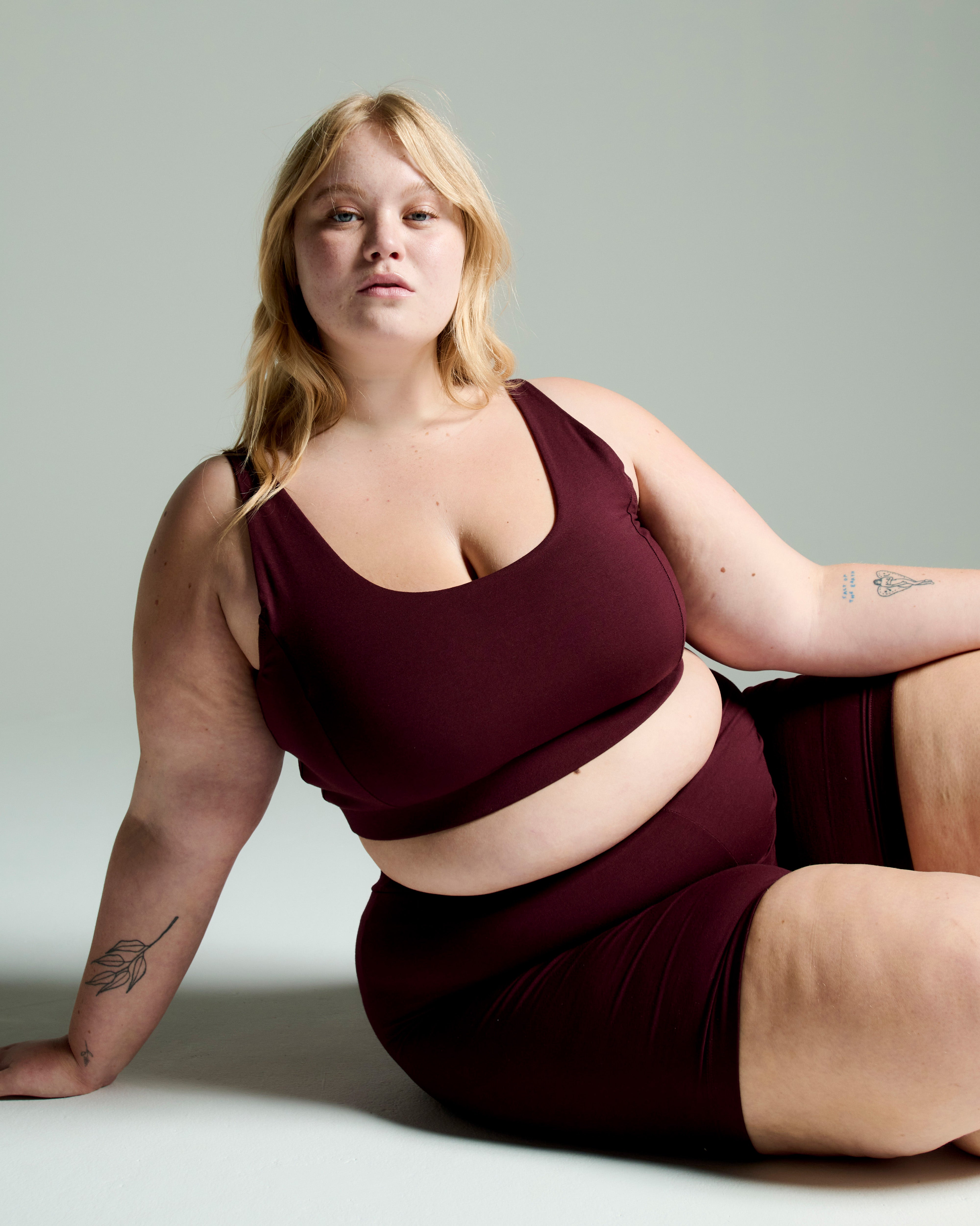 [新品]extreme cashmere bralette ビスチェ ブラレット Roya Better Bralette - Black Cherry – Universal Standard