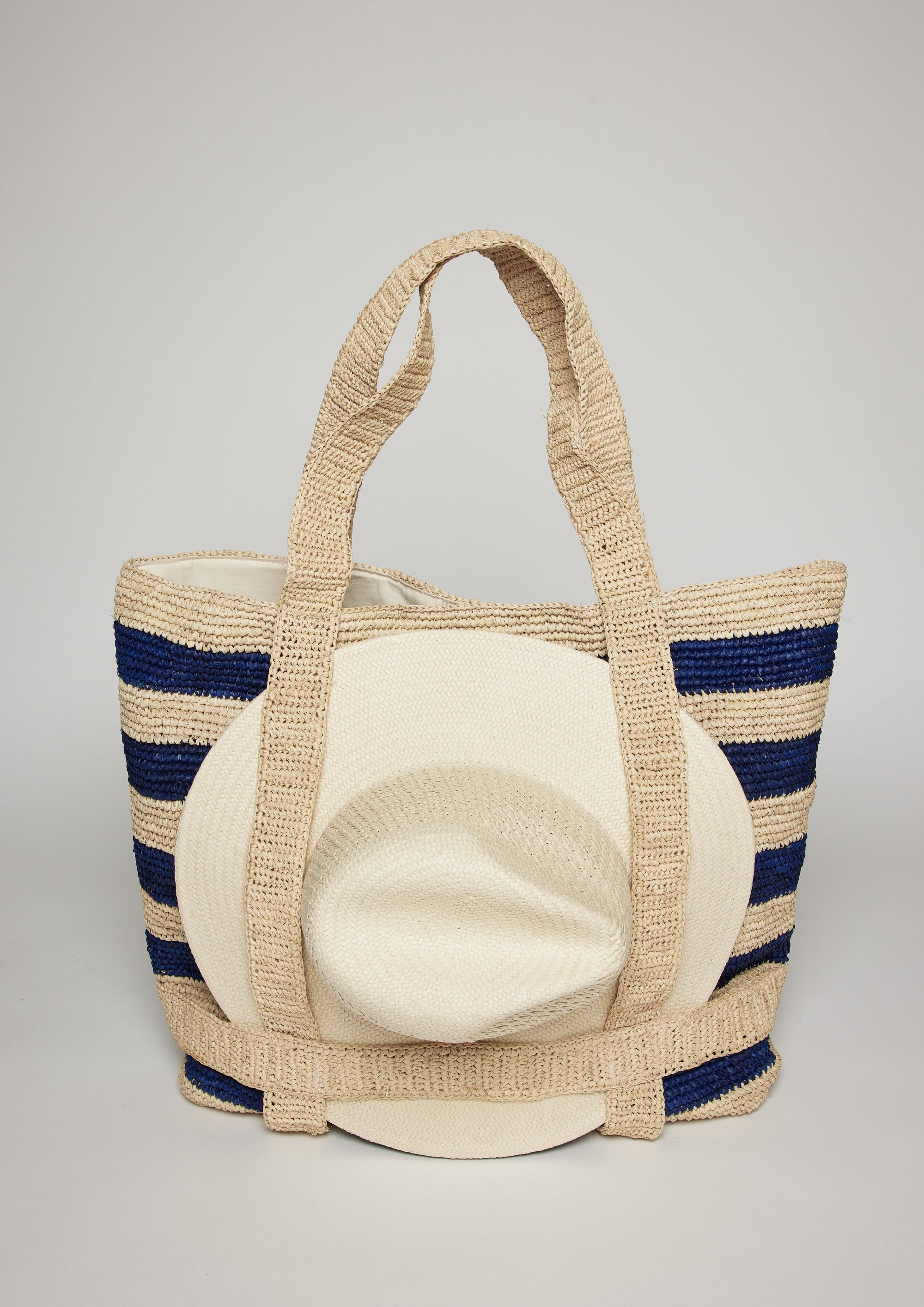 Hat Attack Straw Traveler Bag | Plus Size & Straight Size Women's Fashion | Universal Standard