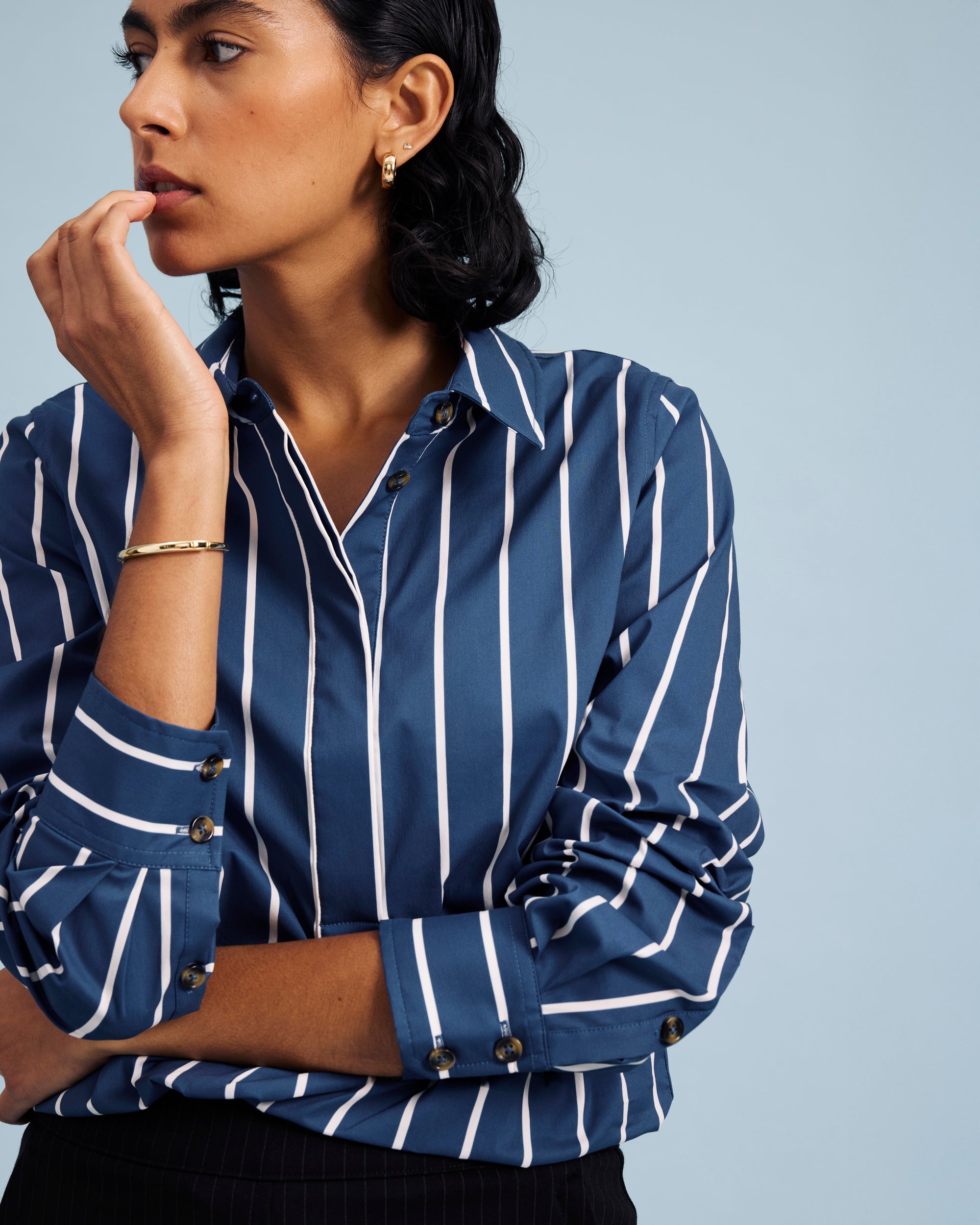 Universal Standard Plus Size Popover Stretch Poplin Shirt Classic Fit - Ensign Blue/White stripe Universal Standard Plus Size Popover Stretch Poplin Shirt Classic Fit - Ensign Blue/White stripe