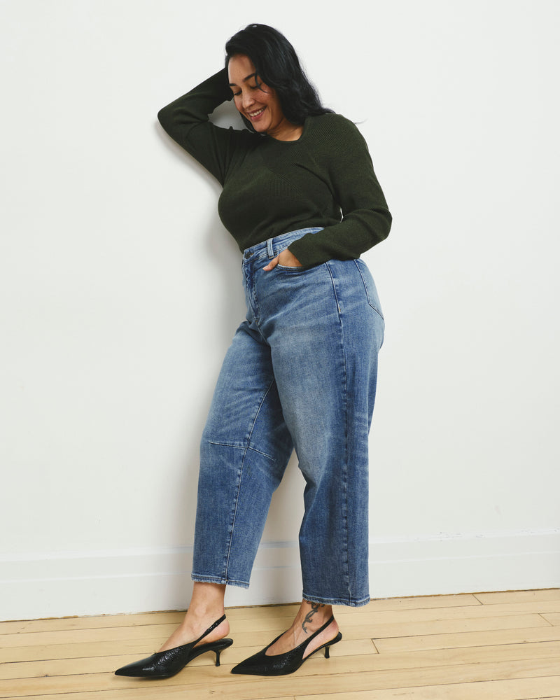 The Refined Dakota Cropped Barrel Leg Jeans - Calabasas Blue