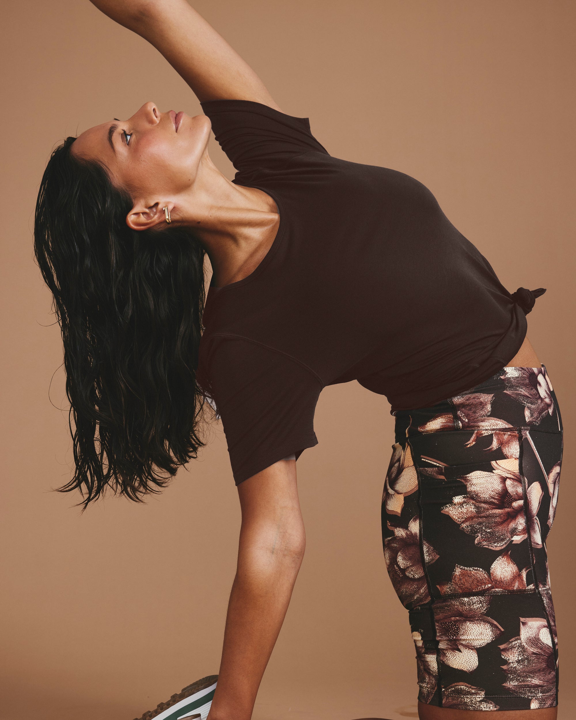 Mia Movement Tee - Deep Brown | Plus Size & Straight Size Women's Fashion | Universal Standard