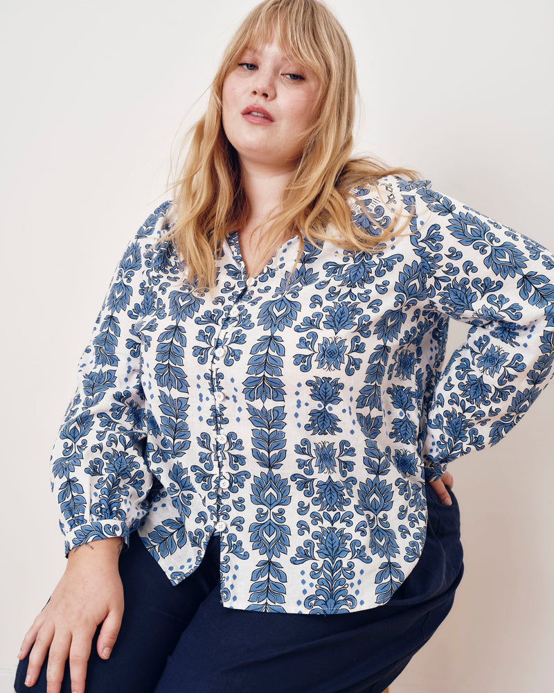 Avalon Linen Blouse - Rococo Beach Print | Plus Size & Straight Size Women's Fashion | Universal Standard
