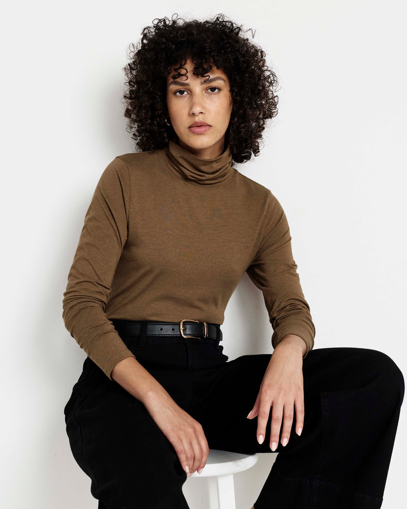 Close Fit Turtleneck - Sepia | Plus Size & Straight Size Women's Fashion | Universal Standard