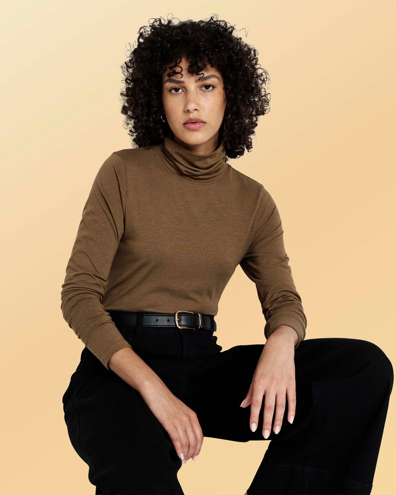Close Fit Turtleneck - Sepia