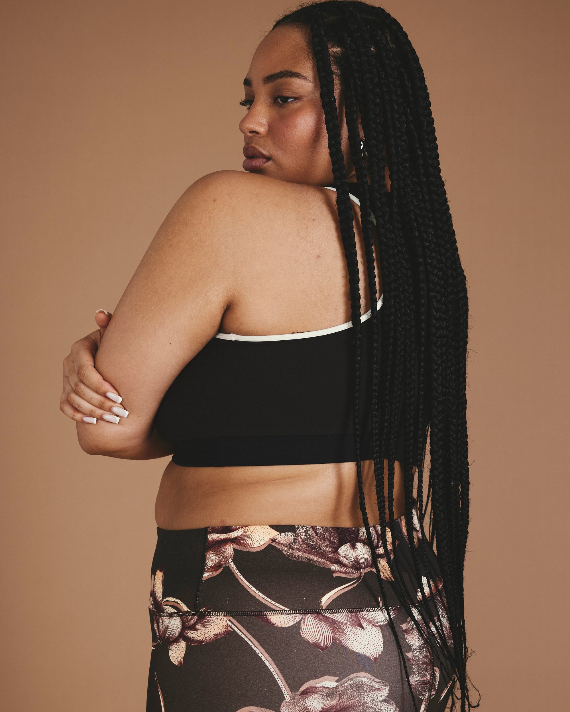 Next-to-Naked Racerback Sports Bra - Deep Brown/Dove Wing Trim | Plus Size & Straight Size Women's Fashion | Universal Standard