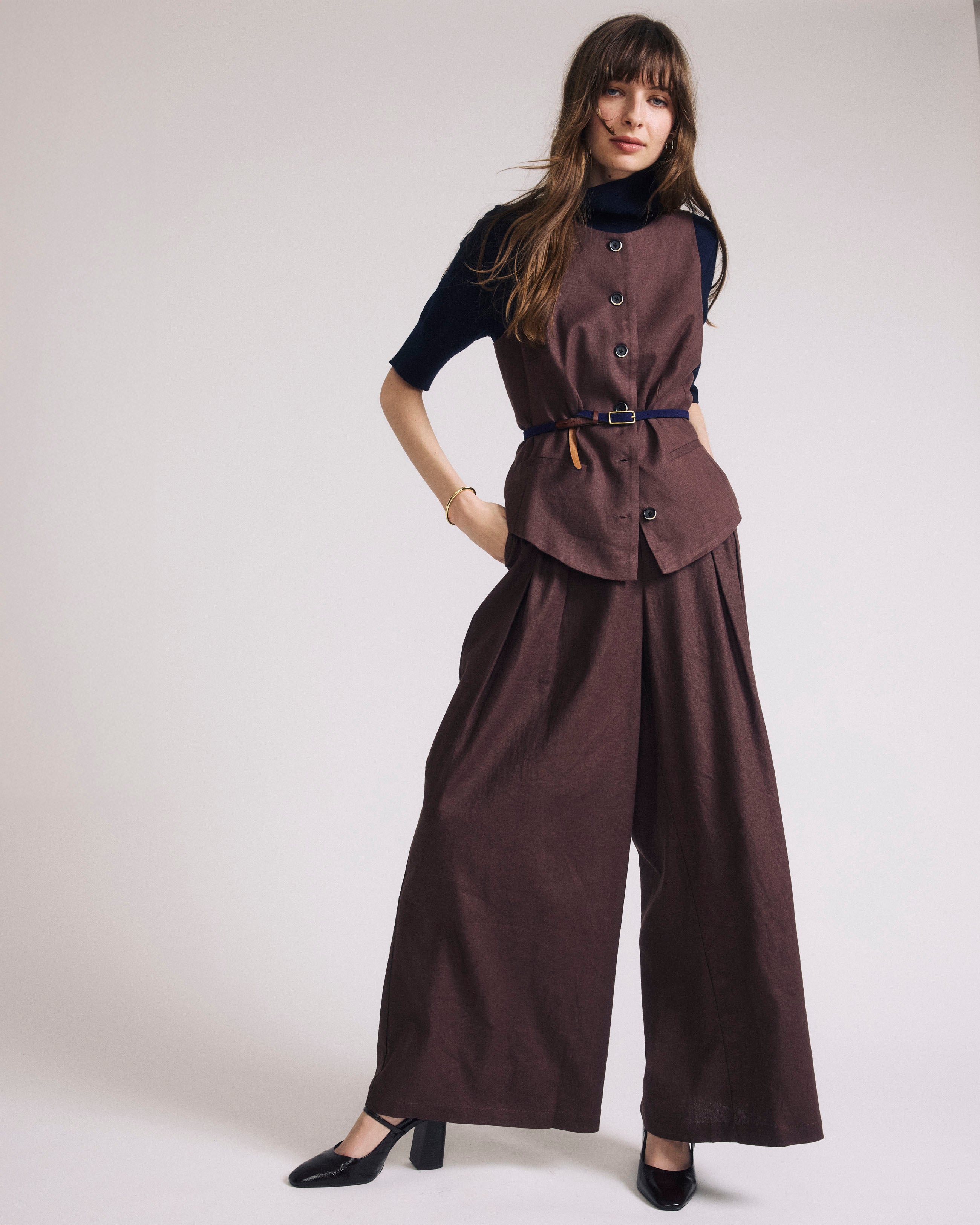 Tamsin Stretch Linen Blend Vest - Sophisticated Brown – Universal