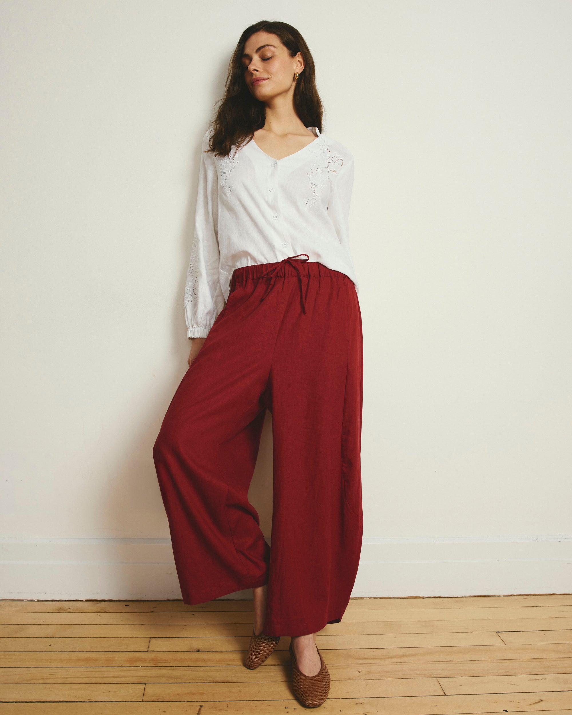Cosma Barrel Leg Linen Blend Pants - Vibrant Red | Plus Size & Straight Size Women's Fashion | Universal Standard