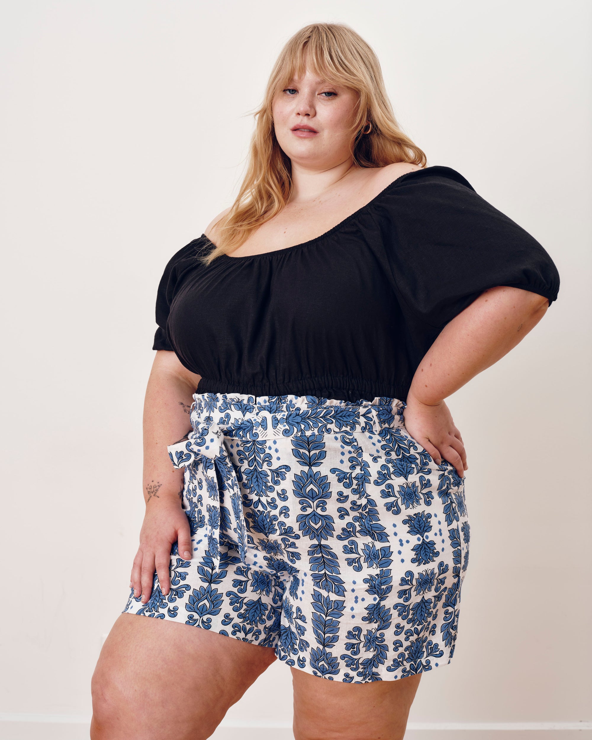 Harbor Stretch Linen Blend Paperbag Shorts - Rococo Beach Print | Plus Size & Straight Size Women's Fashion | Universal Standard