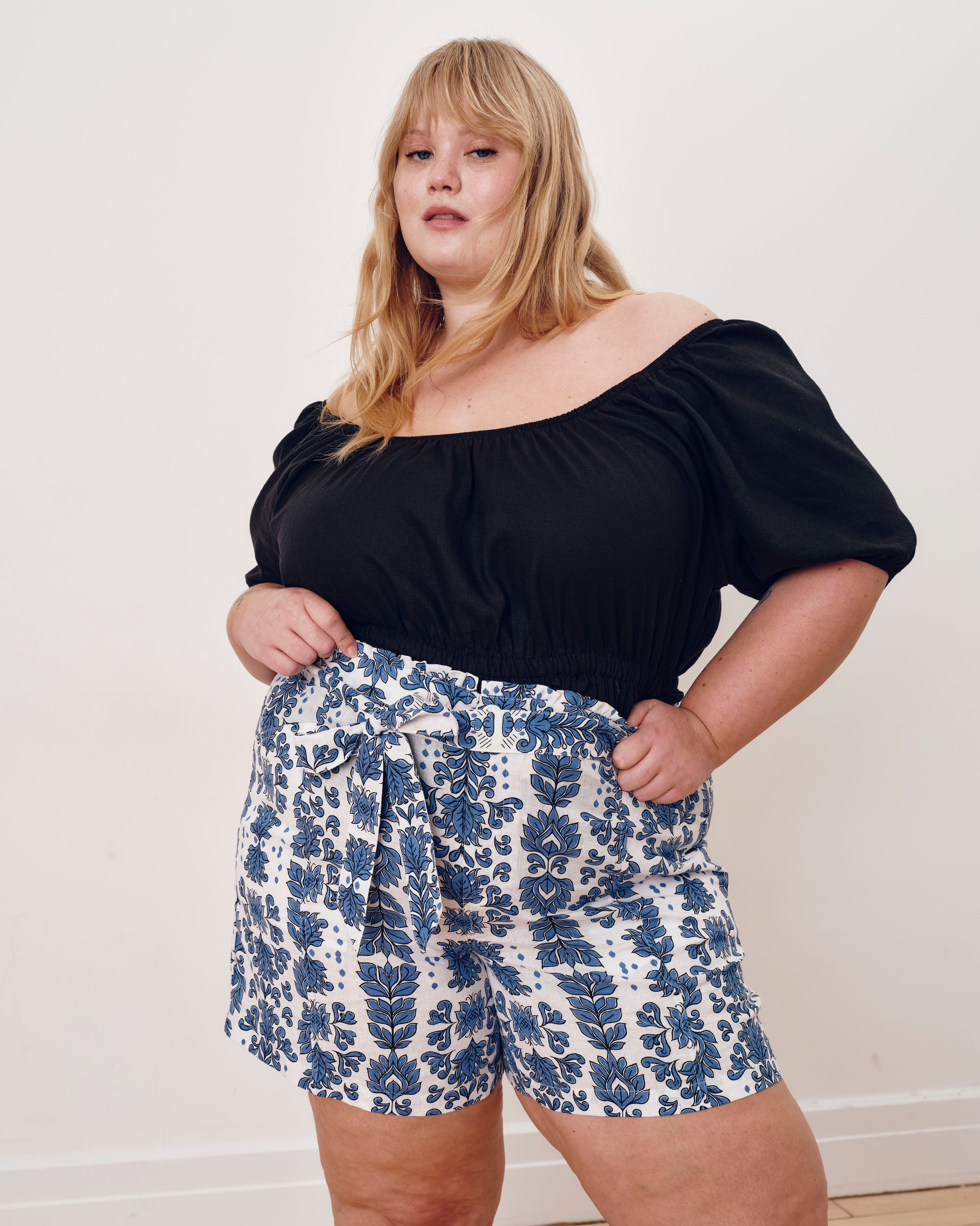 Harbor Stretch Linen Blend Paperbag Shorts - Rococo Beach Print | Plus Size & Straight Size Women's Fashion | Universal Standard
