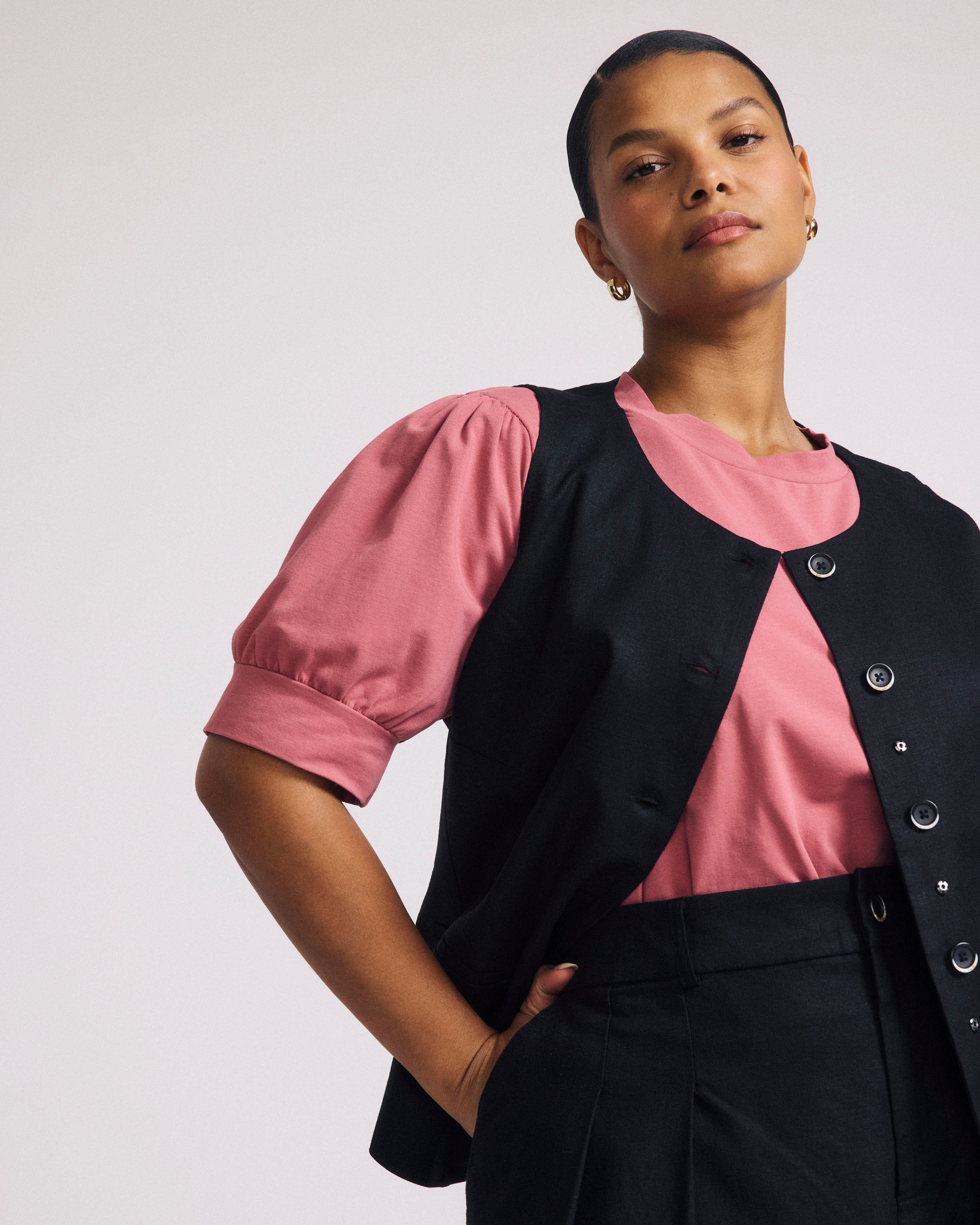 Woman wearing Pouf Sleeve Tee - Virginia Rose from Universal Standard