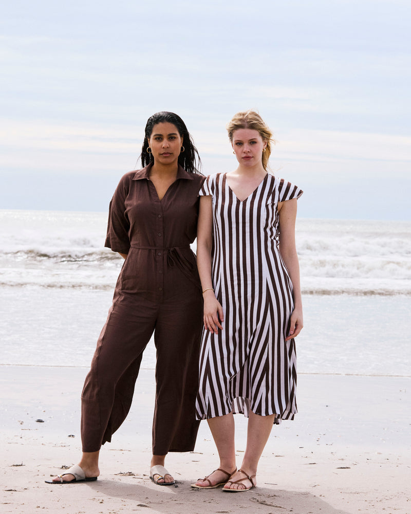 Maggie Barrel Leg Linen Jumpsuit - Brown Peppercorn | Plus Size & Straight Size Women's Fashion | Universal Standard