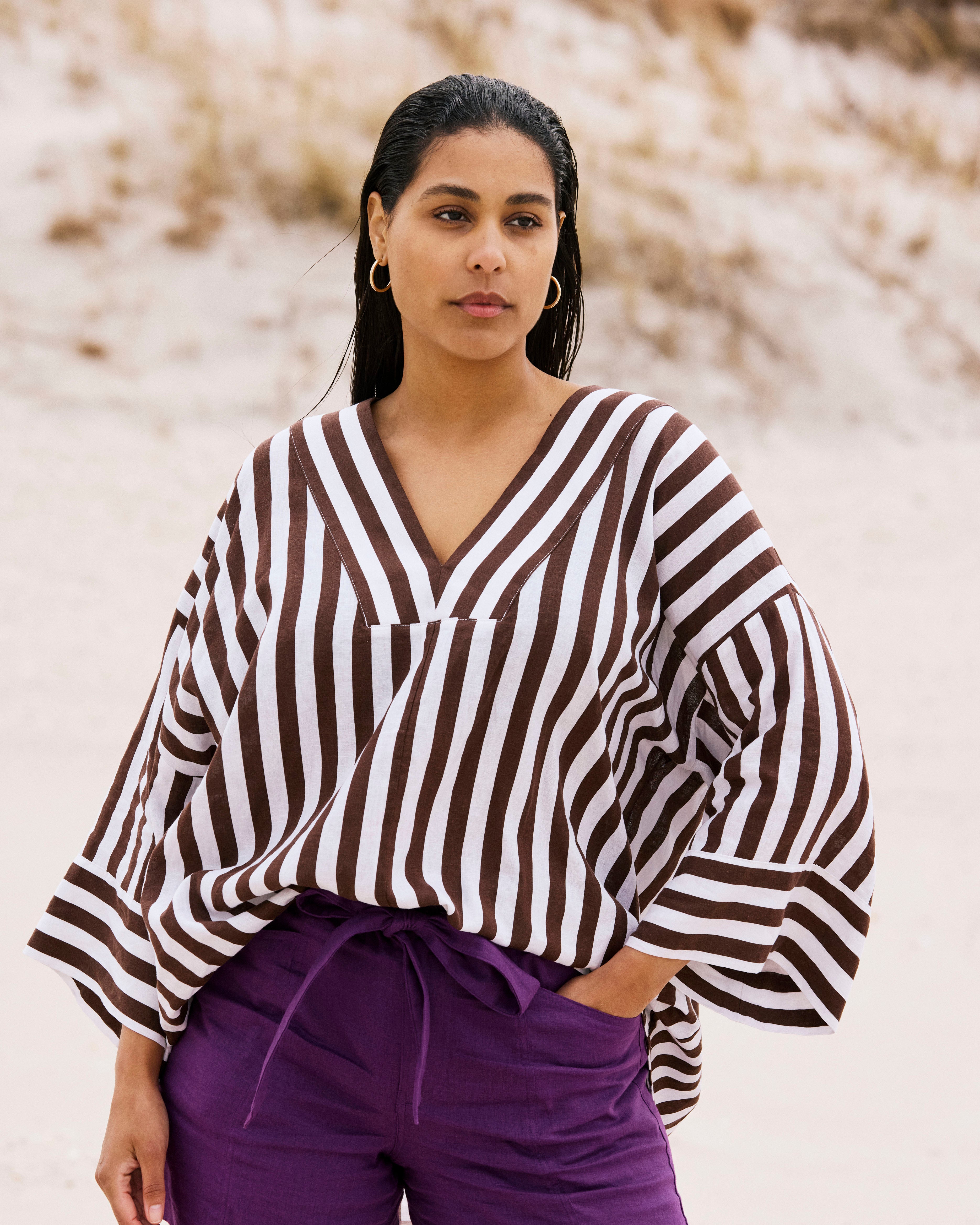トップス carla Lady linen like tops Elio V-Neck Linen Top - Peppercorn Stripe – Universal Standard