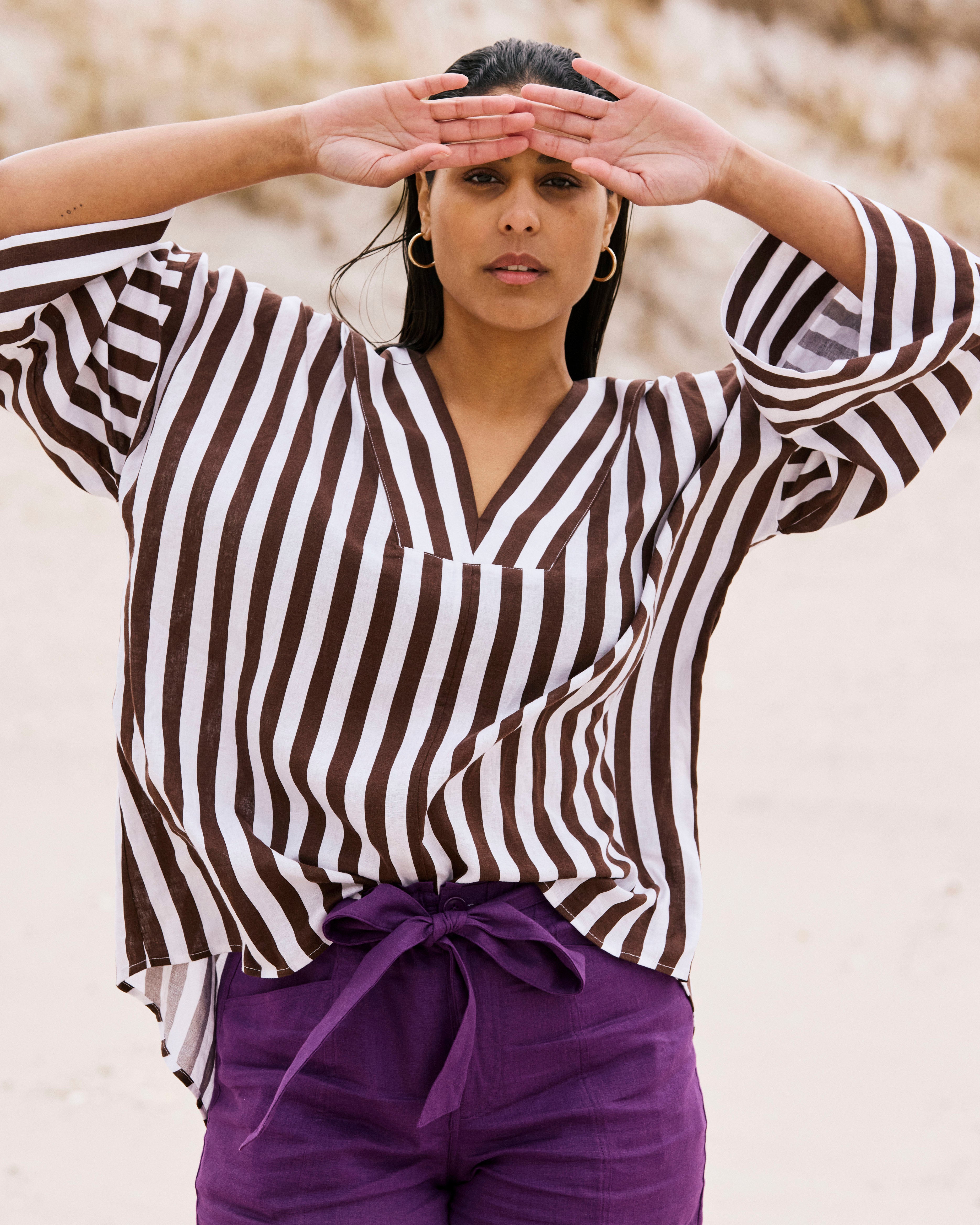 Elio V-Neck Linen Top - Peppercorn Stripe – Universal Standard