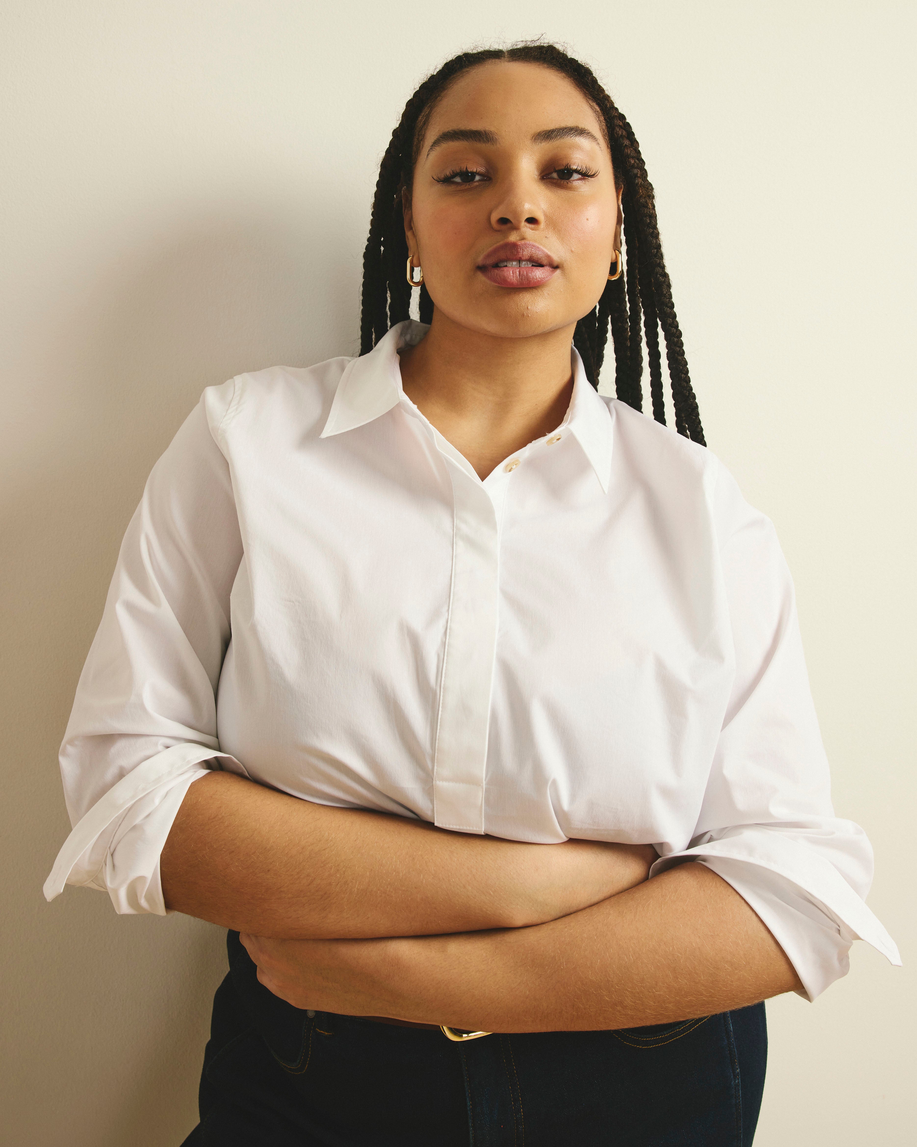 Woman wearing Elbe Popover Stretch Poplin Shirt Classic Fit - White from Fit Liberty