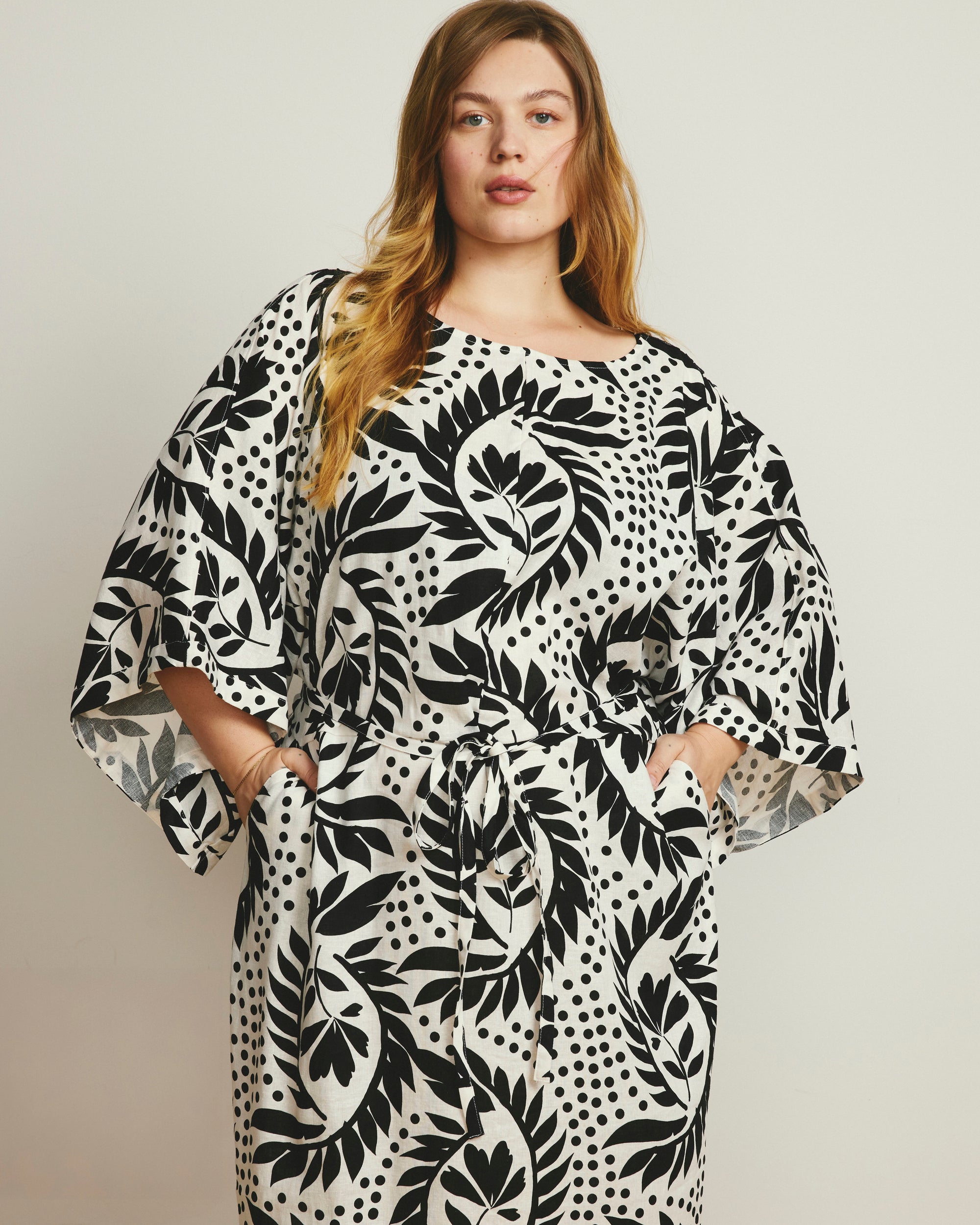 Lio Linen Dress - Vine Print | Plus Size & Straight Size Women's Fashion | Universal Standard