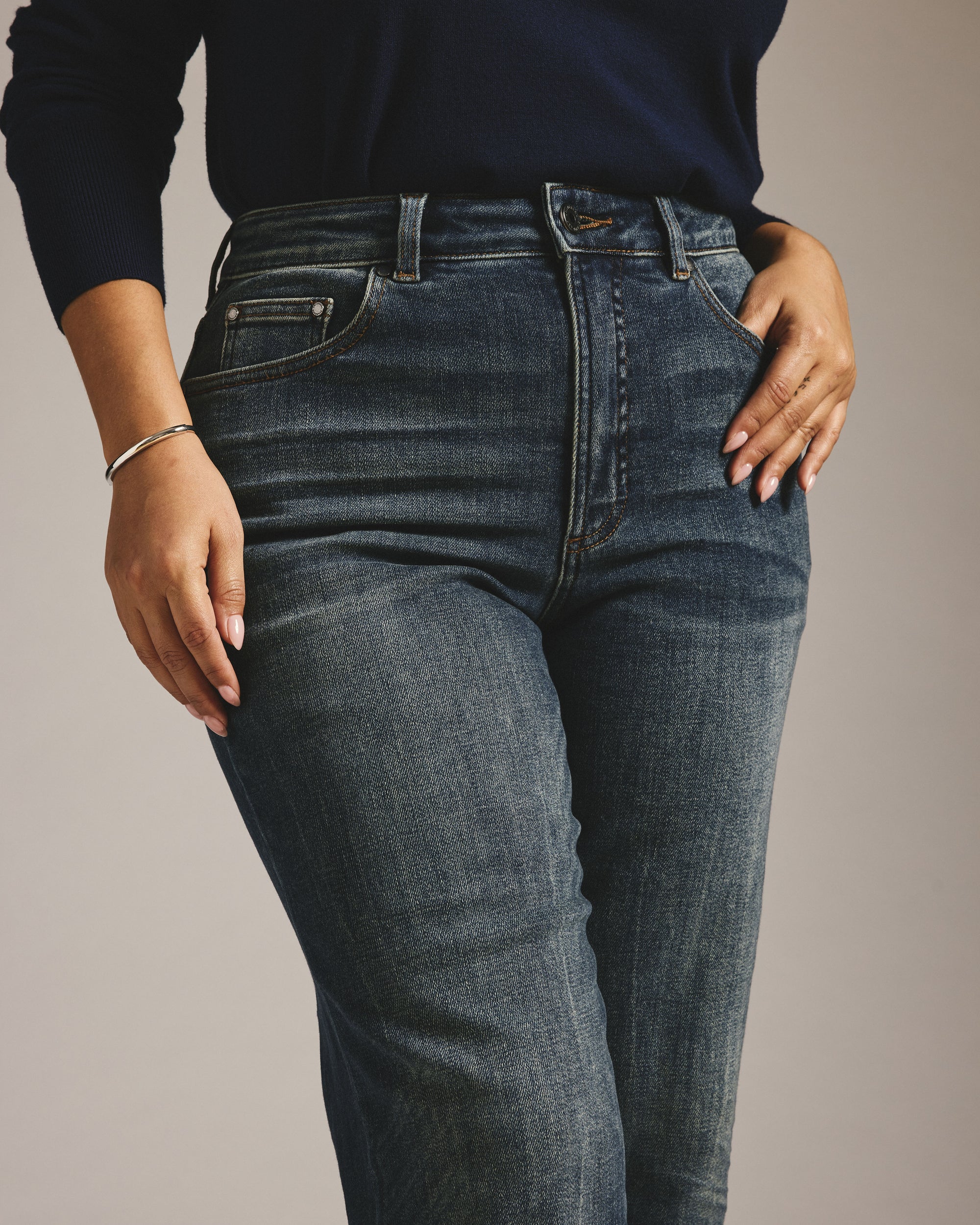 Donna High Rise Curve Straight Leg Jeans 27 Inch - Field of Dreams Indigo