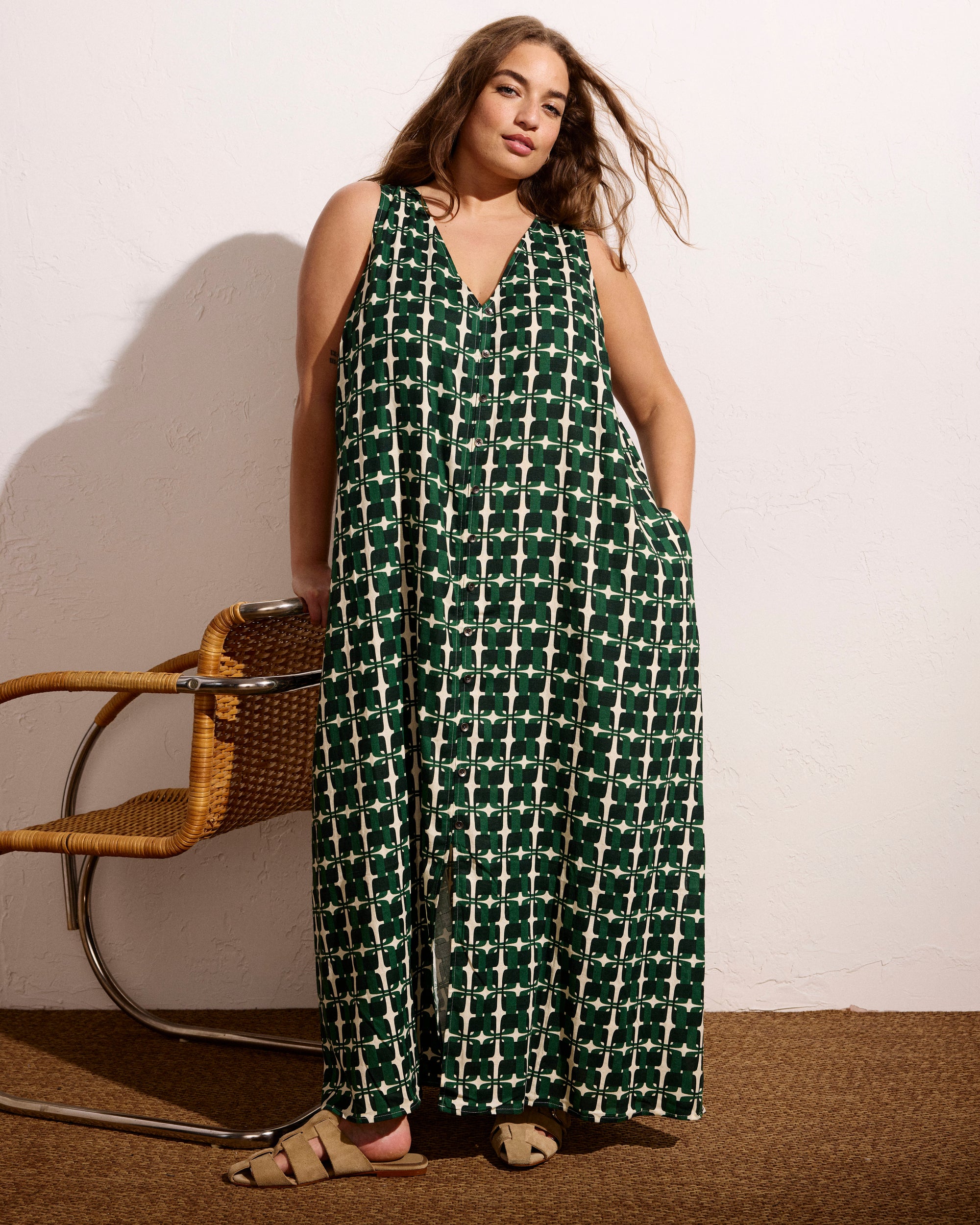 Islet Button-Down Linen Maxi Dress - Green Trellis Print | Plus Size & Straight Size Women's Fashion | Universal Standard