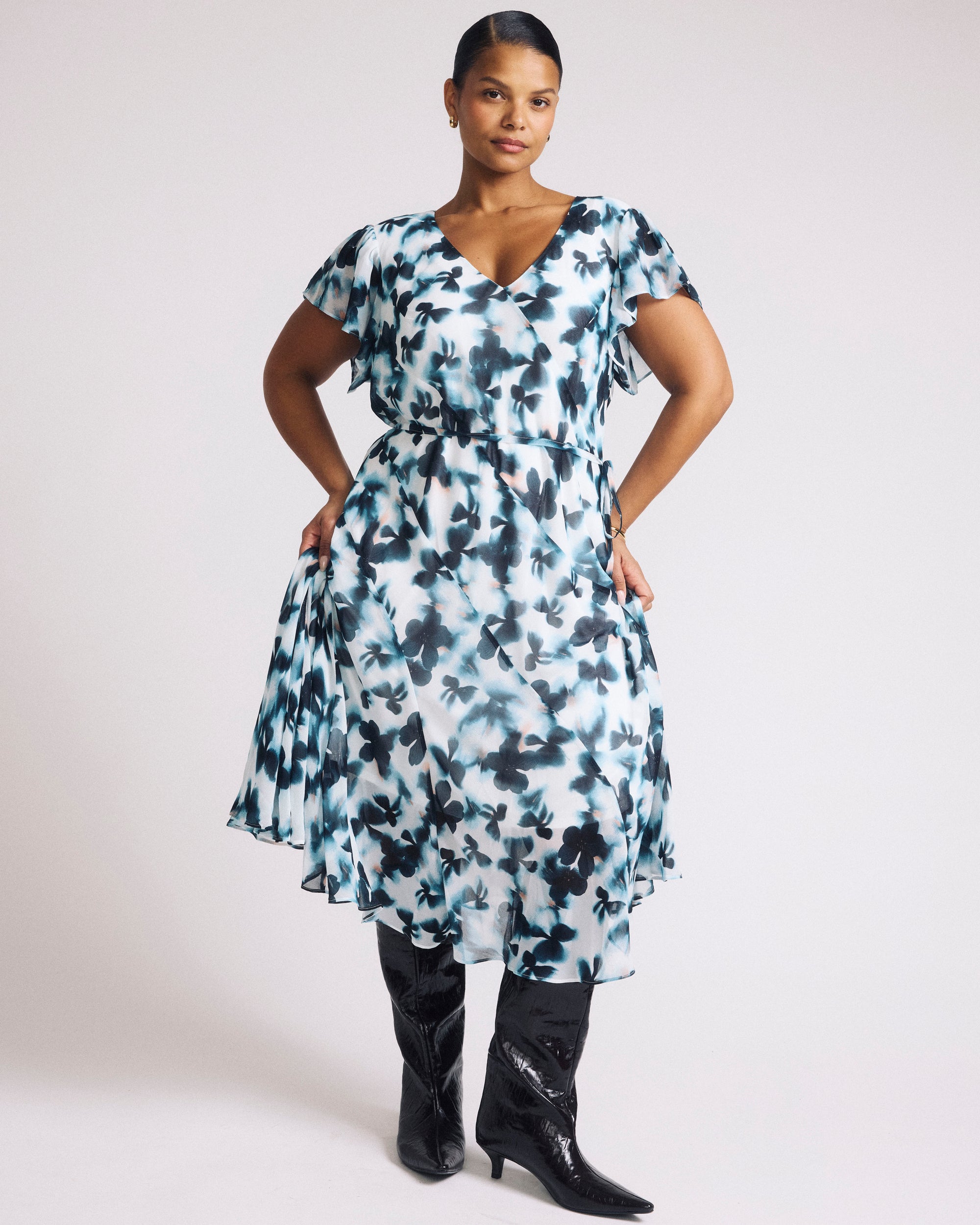 Woman wearing Sevilla Chiffon Dress - Primrose Hill Print from Universal Standard