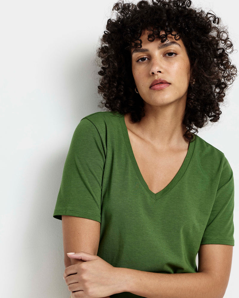 V Rex - Garden Green | Plus Size & Straight Size Women's Fashion | Universal Standard
