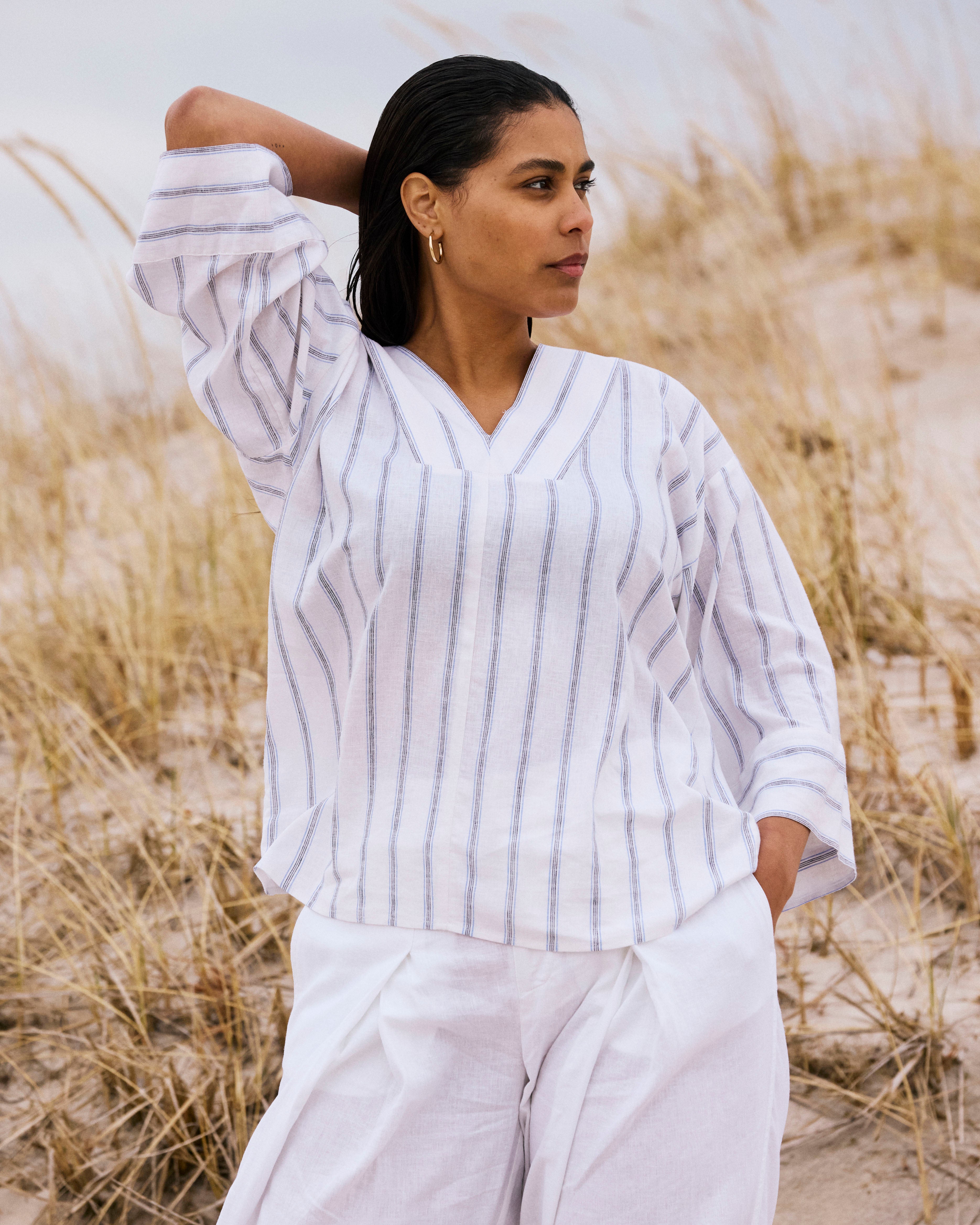 Elio V-Neck Linen Top - Mayfair Stripe – Universal Standard