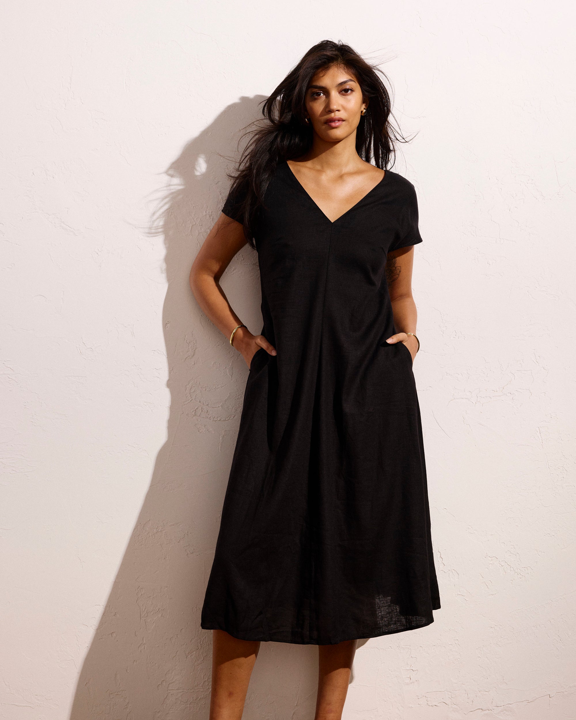 Louvre Bow Back Linen Dress - Black Universal Standard Louvre Bow Back Linen Dress - Black Universal Standard