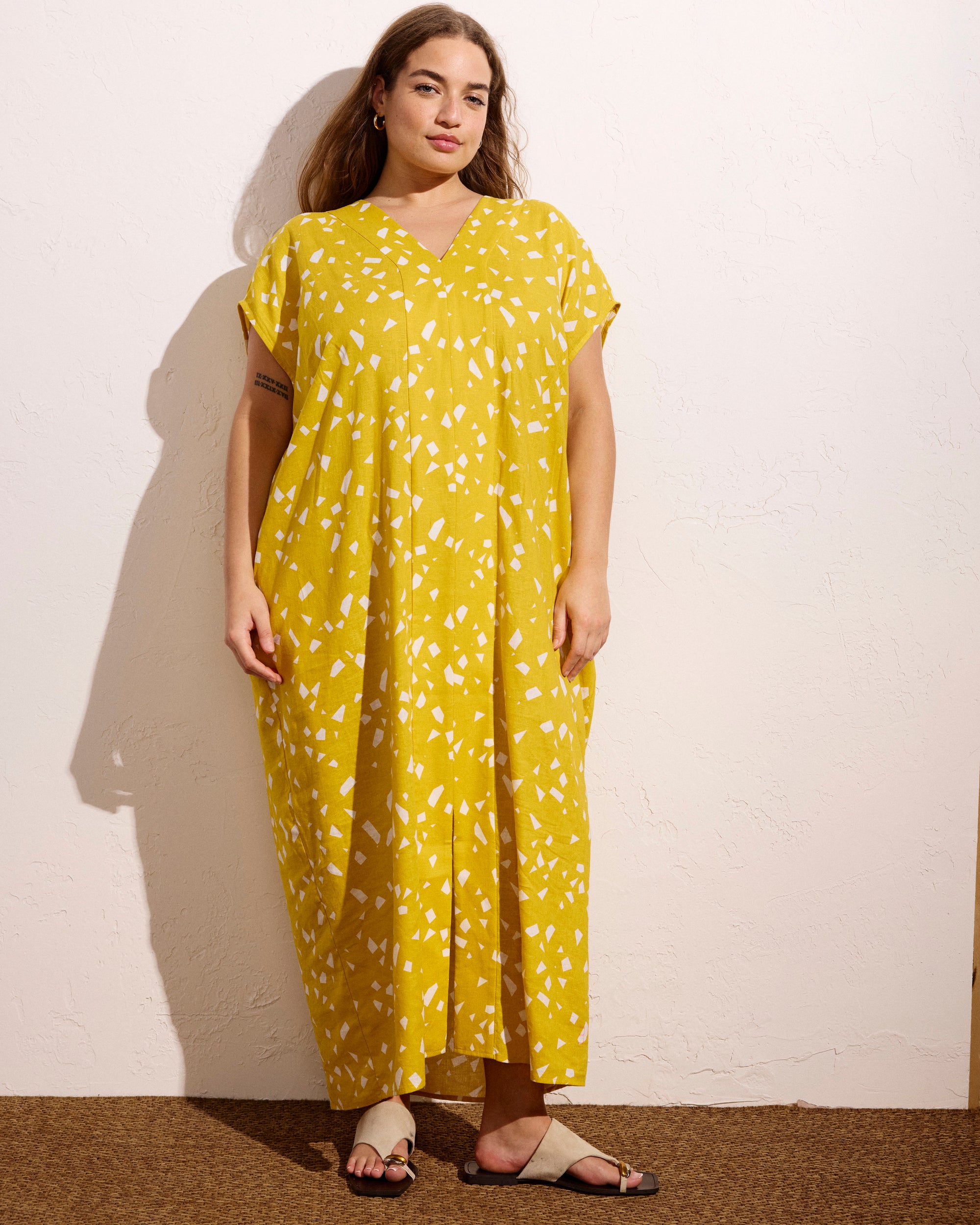 Cabana Linen Kaftan - Yellow Confetti Print | Plus Size & Straight Size Women's Fashion | Universal Standard