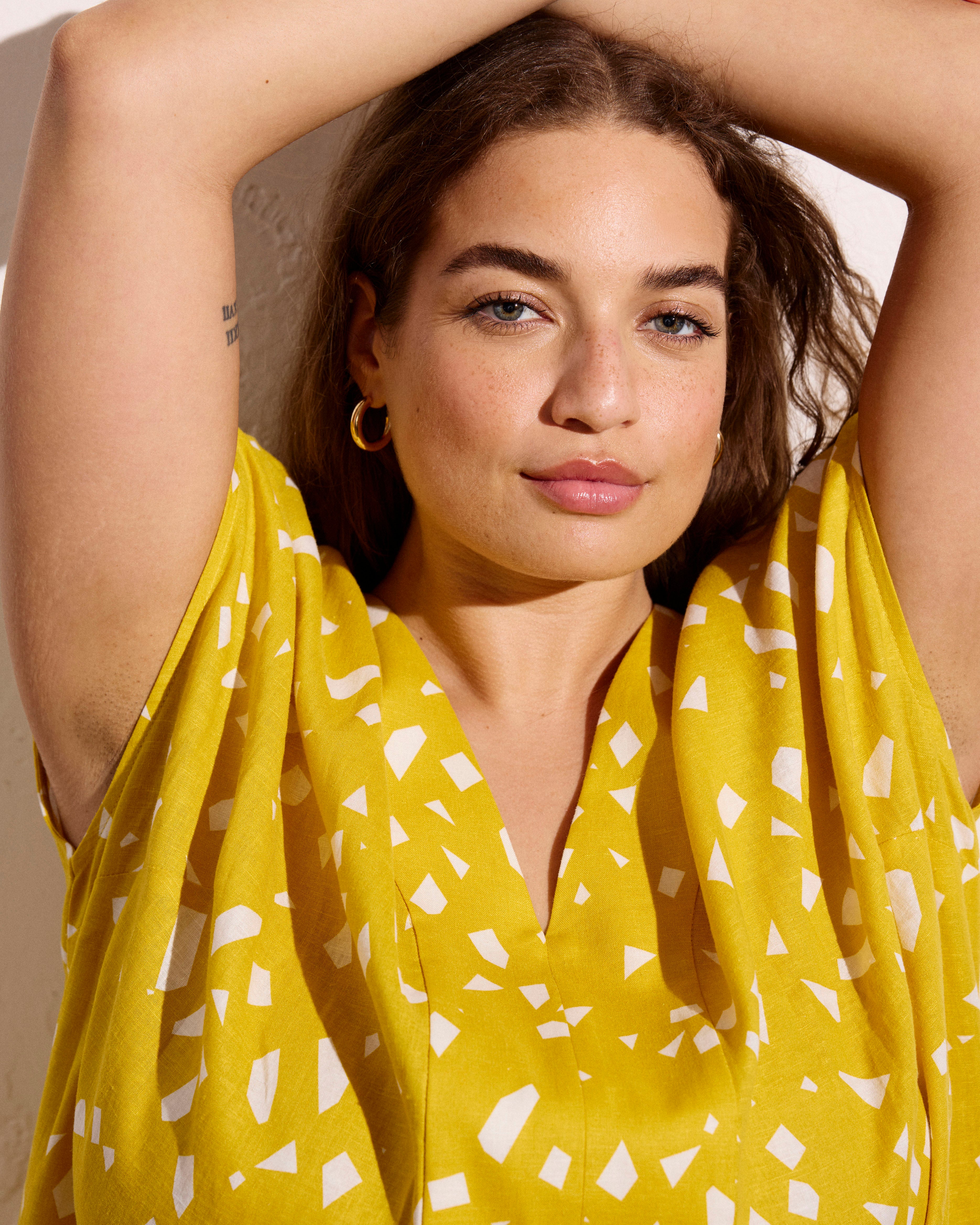 Cabana Linen Blend Kaftan - Yellow Confetti Print – Universal Standard