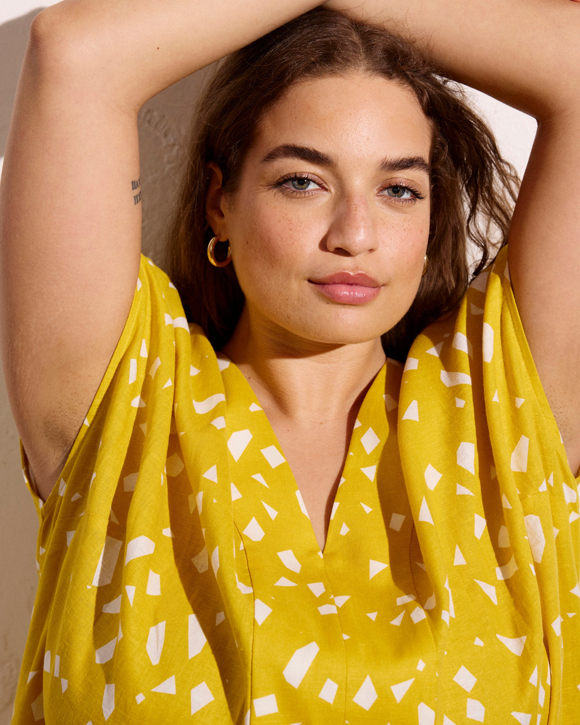 Cabana Linen Kaftan - Yellow Confetti Print | Plus Size & Straight Size Women's Fashion | Universal Standard