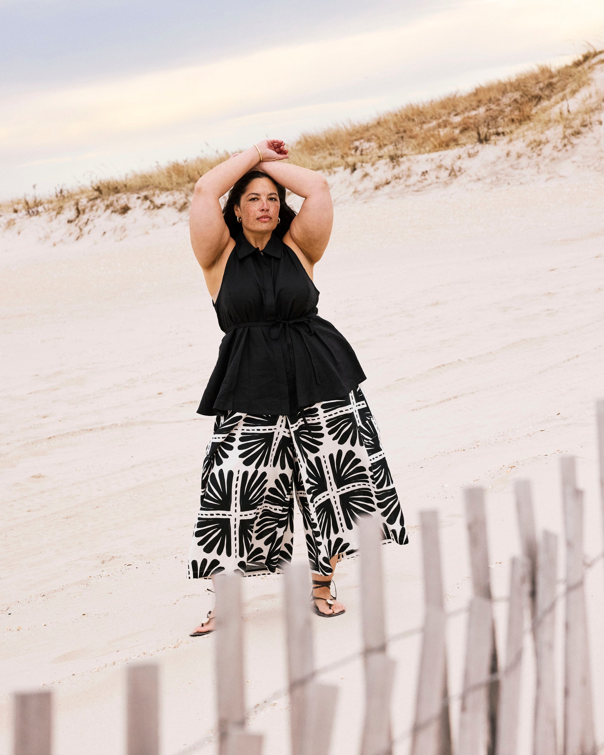 Adelaide Sleeveless Linen Shirt - Black | Plus Size & Straight Size Women's Fashion | Universal Standard