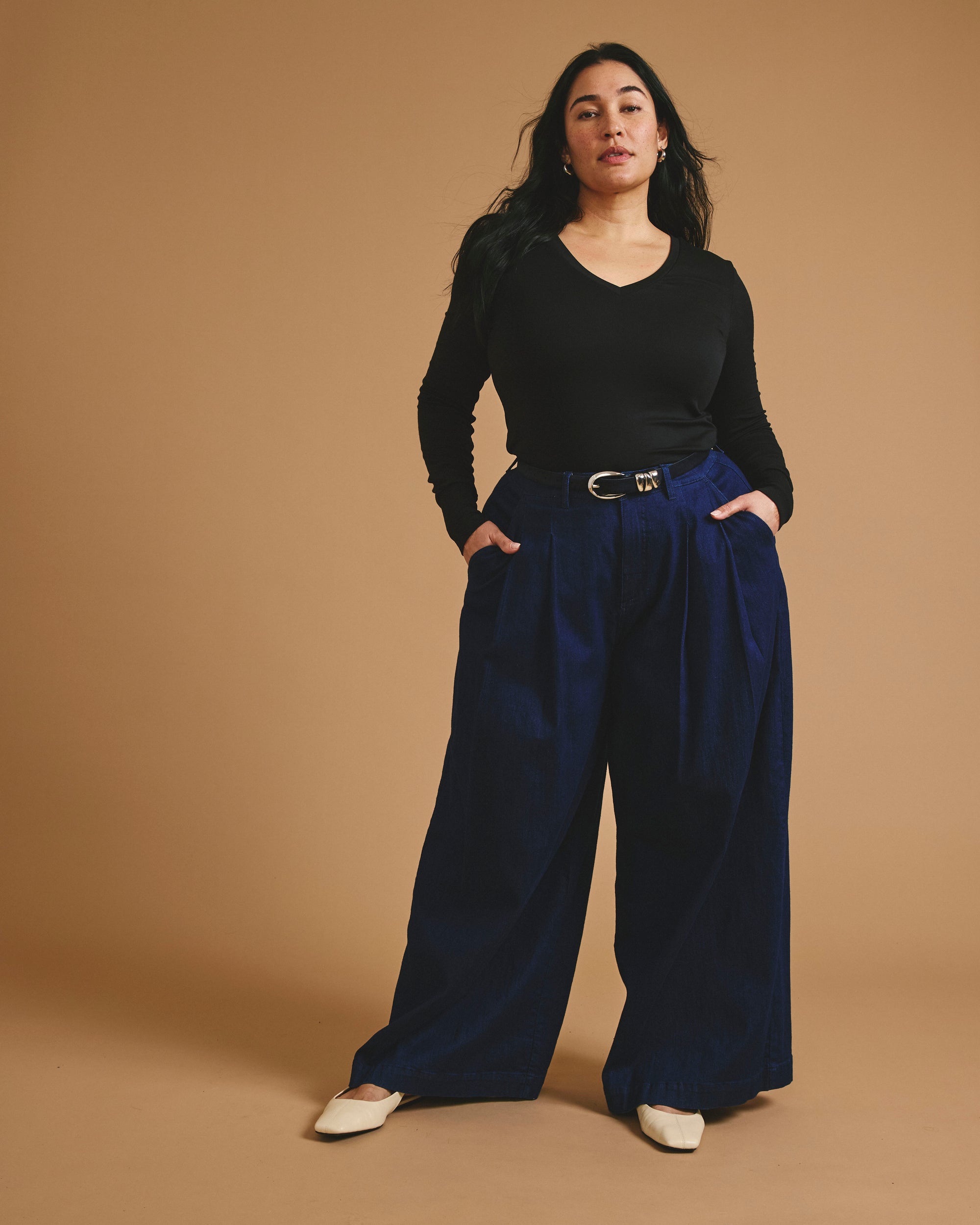 Cloud Rib Long Sleeve V-Neck Tee - Black | Plus Size & Straight Size Women's Fashion | Universal Standard