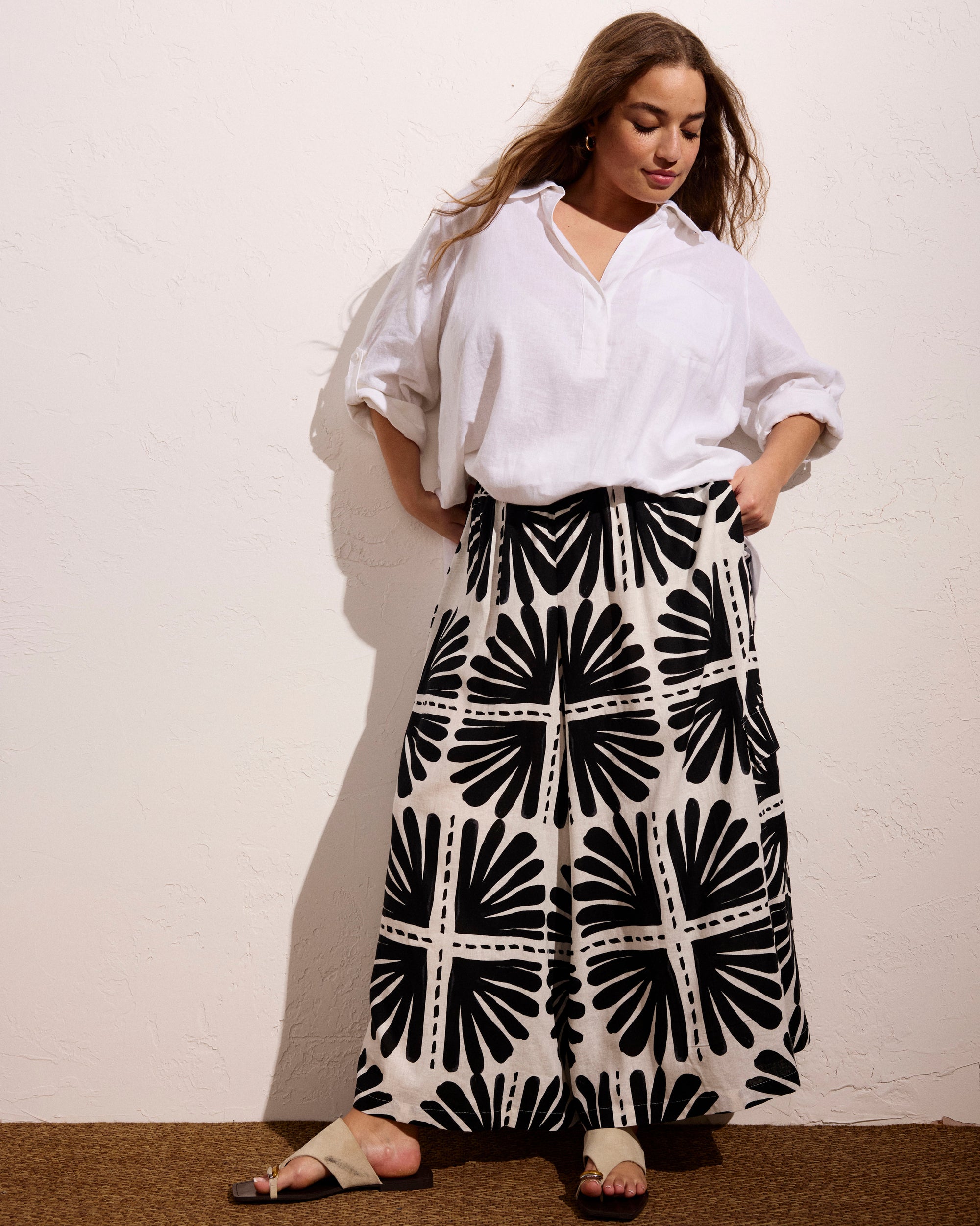 Palazzo Cargo Linen Blend Pant - Ink Bloom Print | Plus Size & Straight Size Women's Fashion | Universal Standard